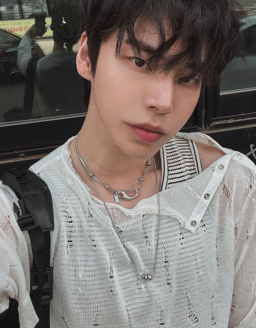 (韓國獨家特價)破洞按扣透視長袖T恤