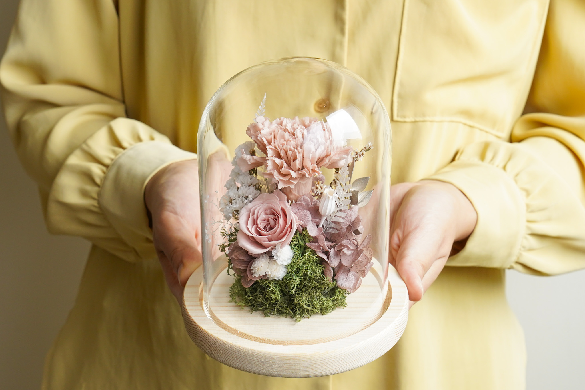 奶茶色康乃馨永生花玻璃罩,永生花康乃馨送花,台北乾燥花店