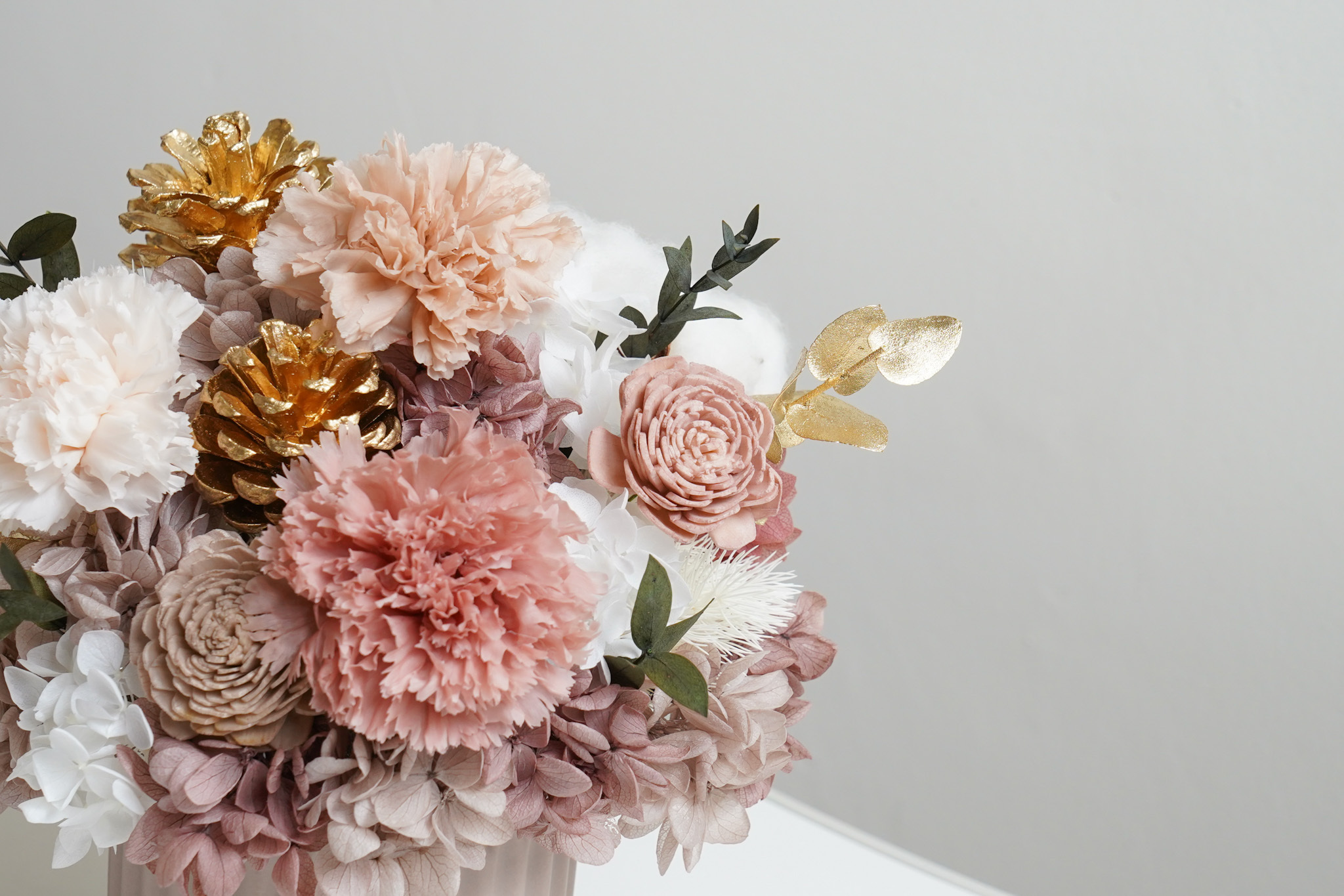 永生花康乃馨盆栽,母親節代客送花,,奶茶色永生花康乃馨盆栽,母親節花藝作品,台北母親節送花推薦,永生花禮物,台北開幕送花推薦花店