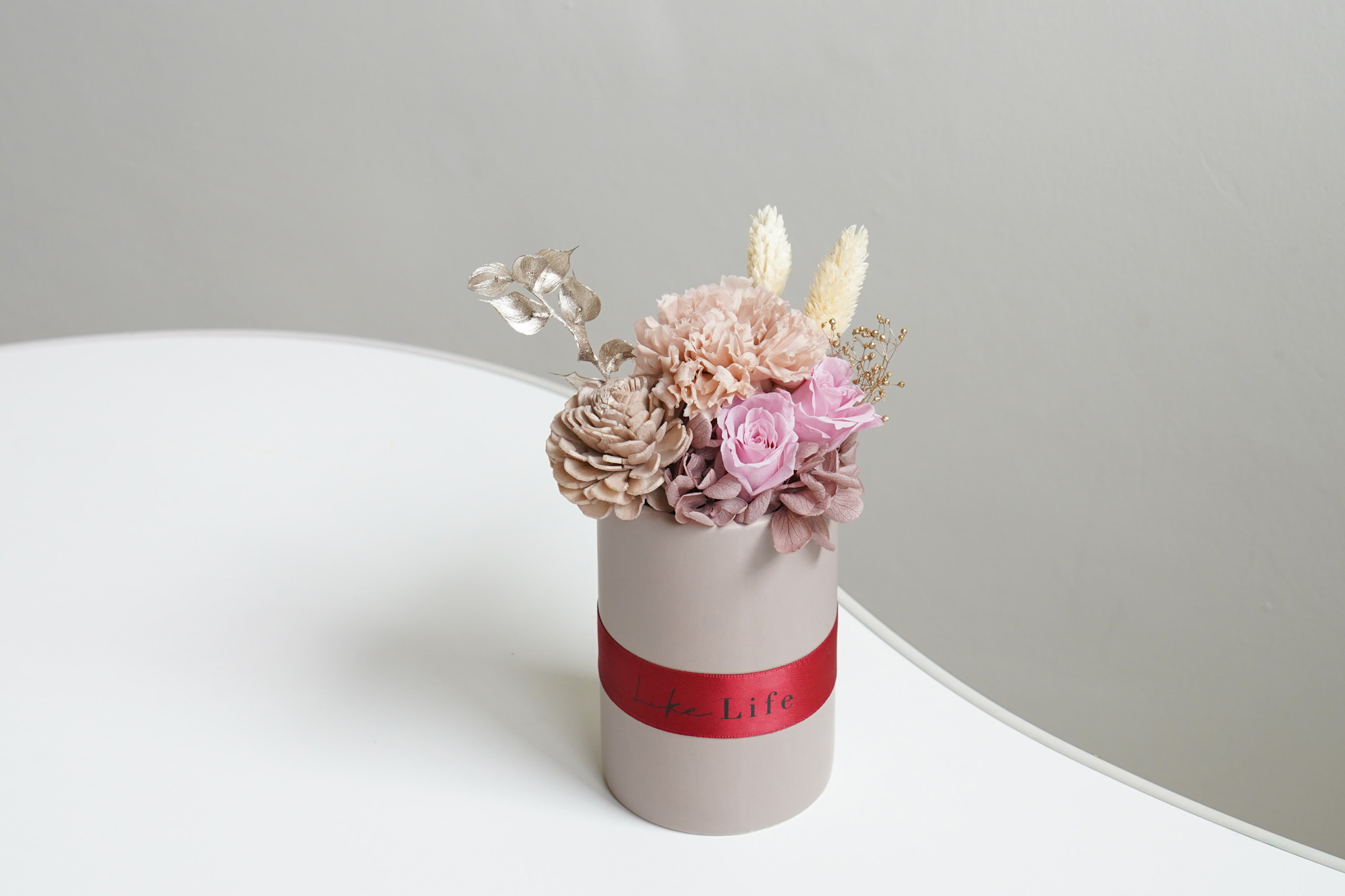 奶茶色永生花康乃馨盆栽,母親節代客送花,奶茶色永生花康乃馨盆栽,母親節花藝作品,台北母親節送花推薦,永生花禮物,台北開幕送花推薦花店