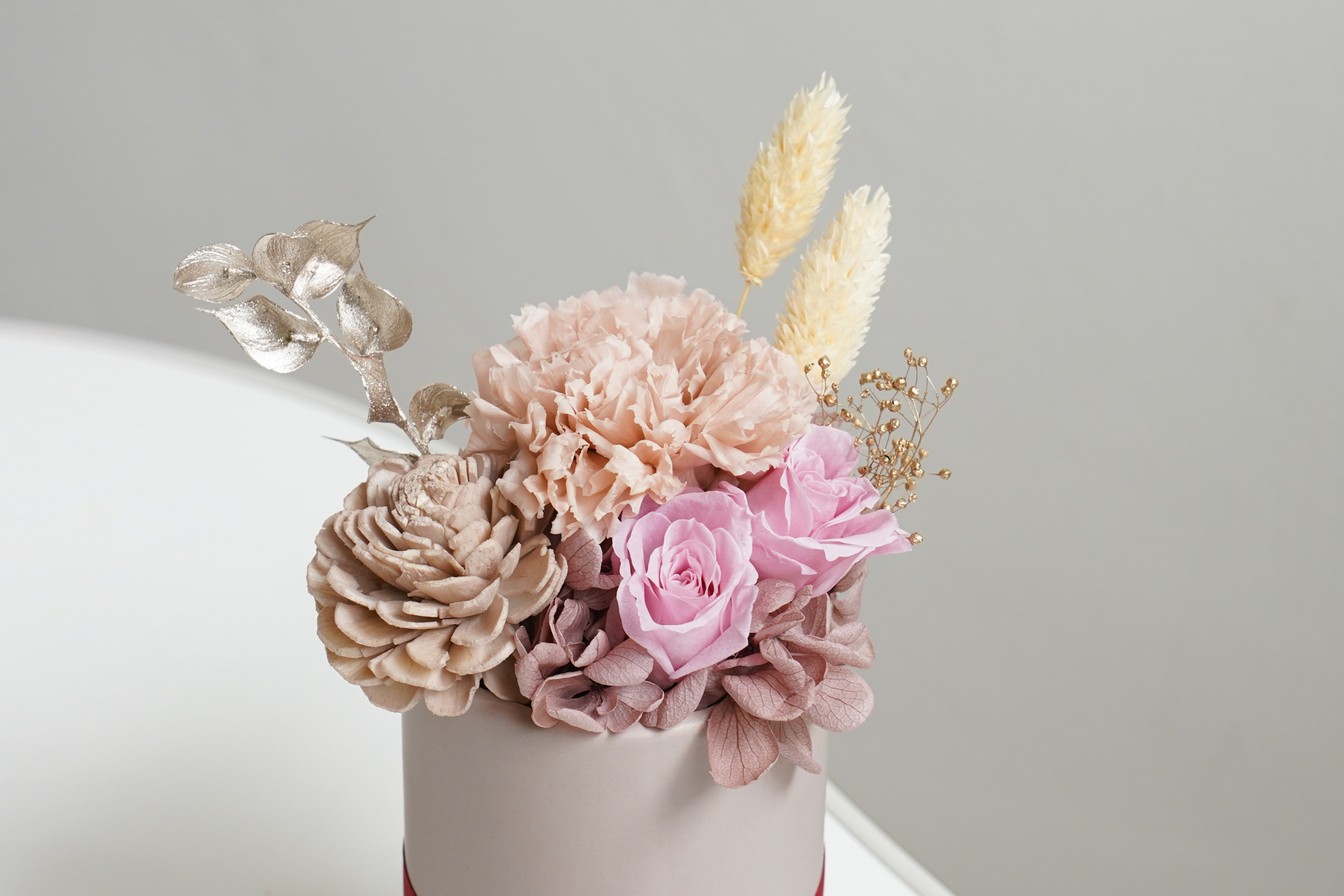 奶茶色永生花康乃馨盆栽,母親節代客送花,奶茶色永生花康乃馨盆栽,母親節花藝作品,台北母親節送花推薦,永生花禮物,台北開幕送花推薦花店2