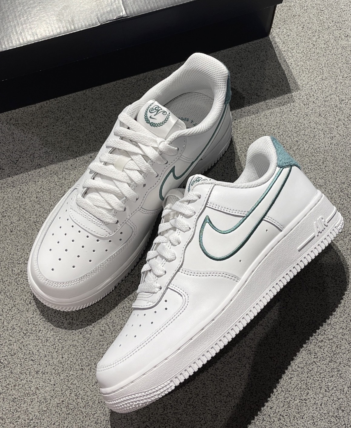 Nike Air Force 1 LV8  湖水綠