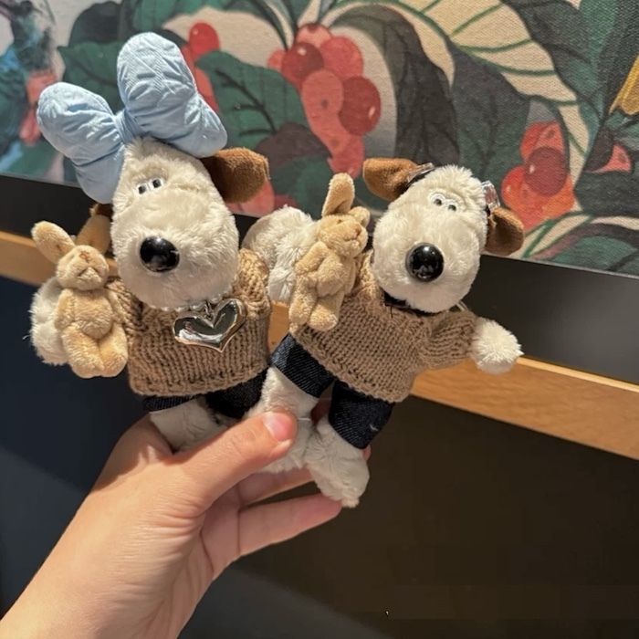《50134》情侶款阿高❤咖啡毛衣手拿兔兔鑰匙圈