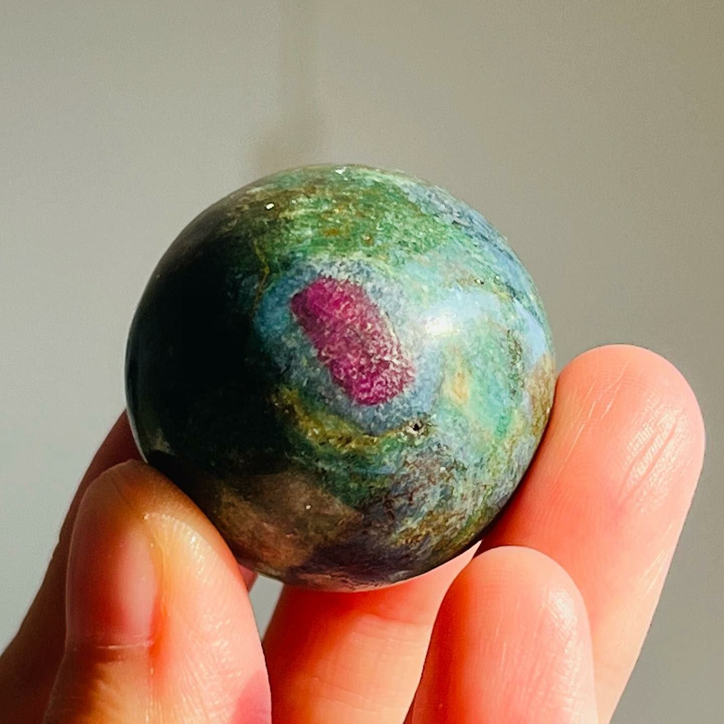 [原石] 稀有礦 紅寶鉻雲母 水晶球