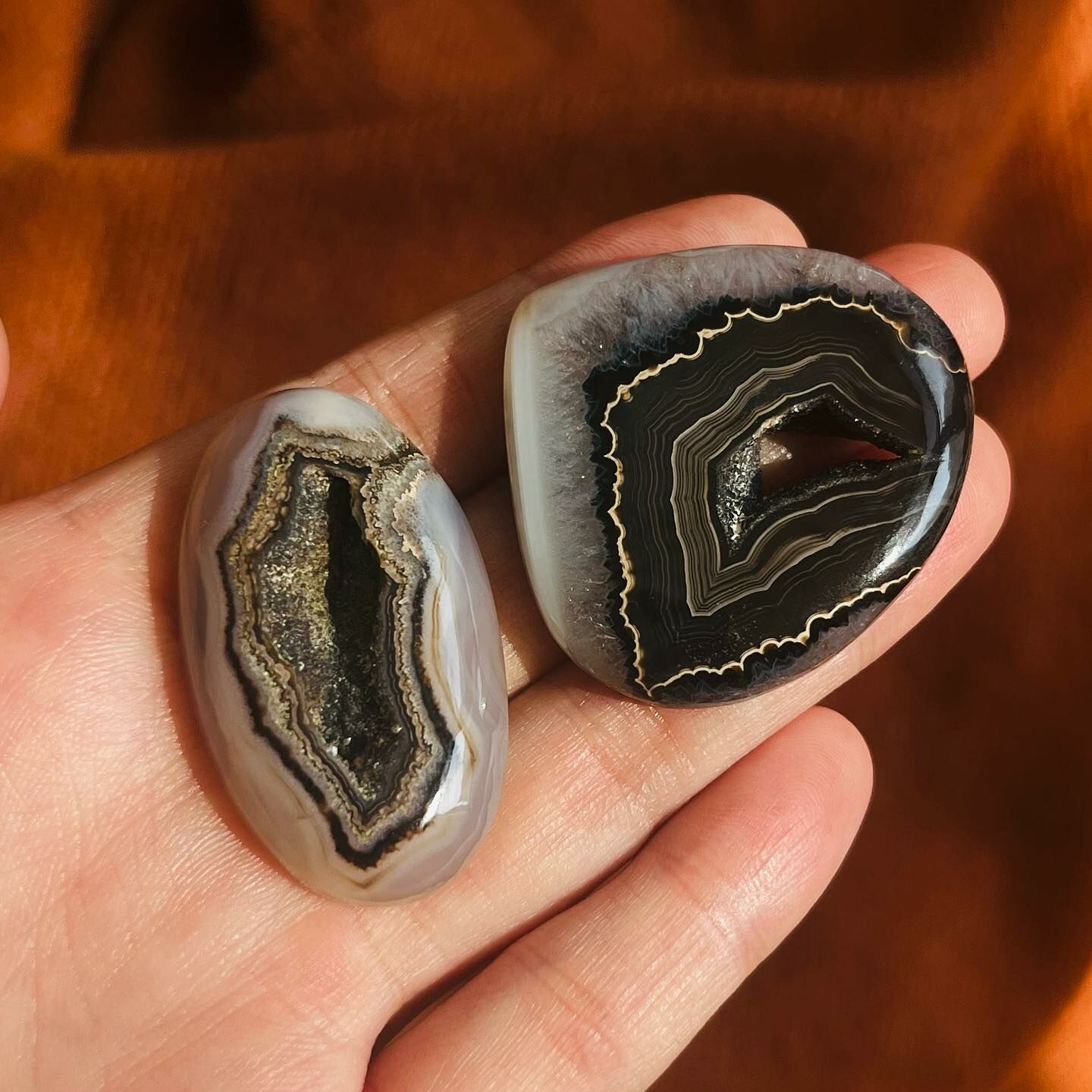 [原石] 黑瑪瑙晶洞 水晶墜面