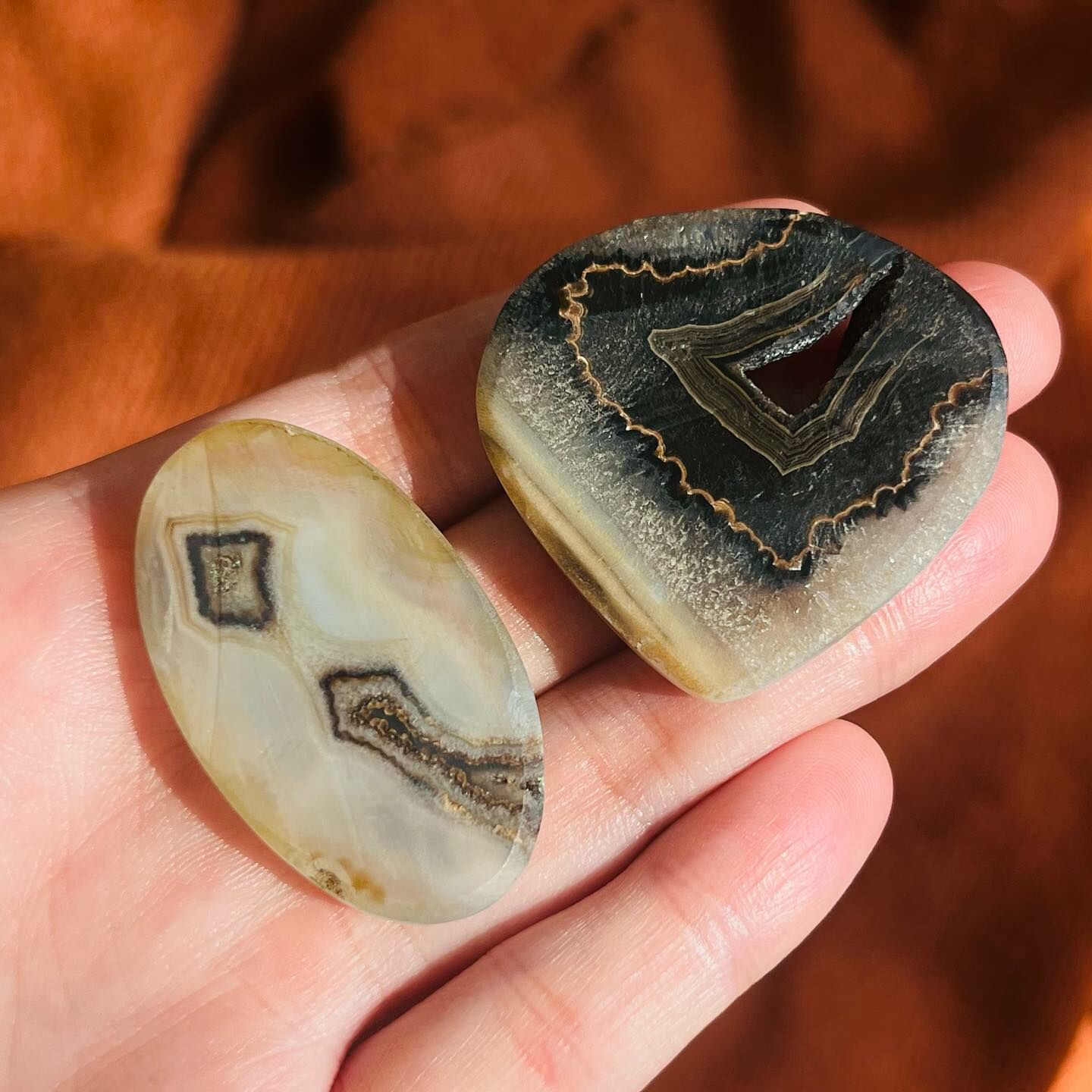 [原石] 黑瑪瑙晶洞 水晶墜面