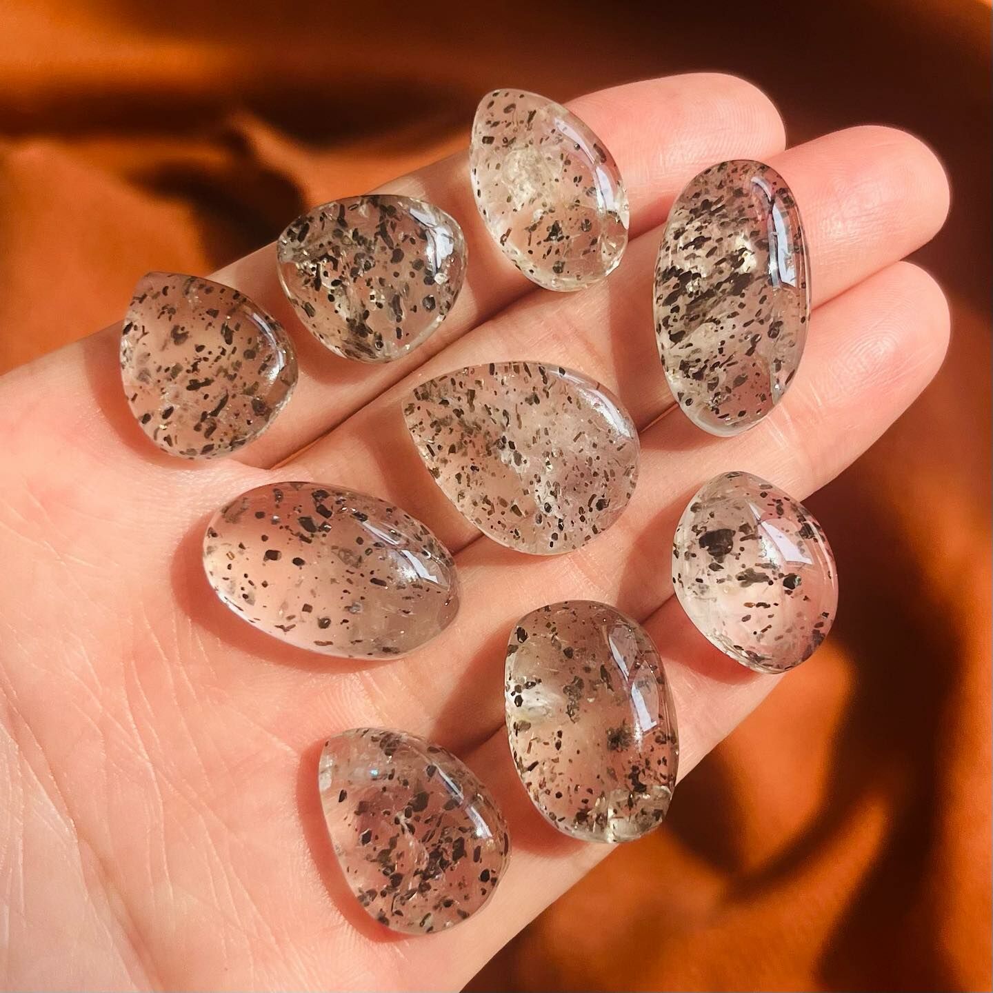 [原石]  火龍果石黑雲母 水晶墜面