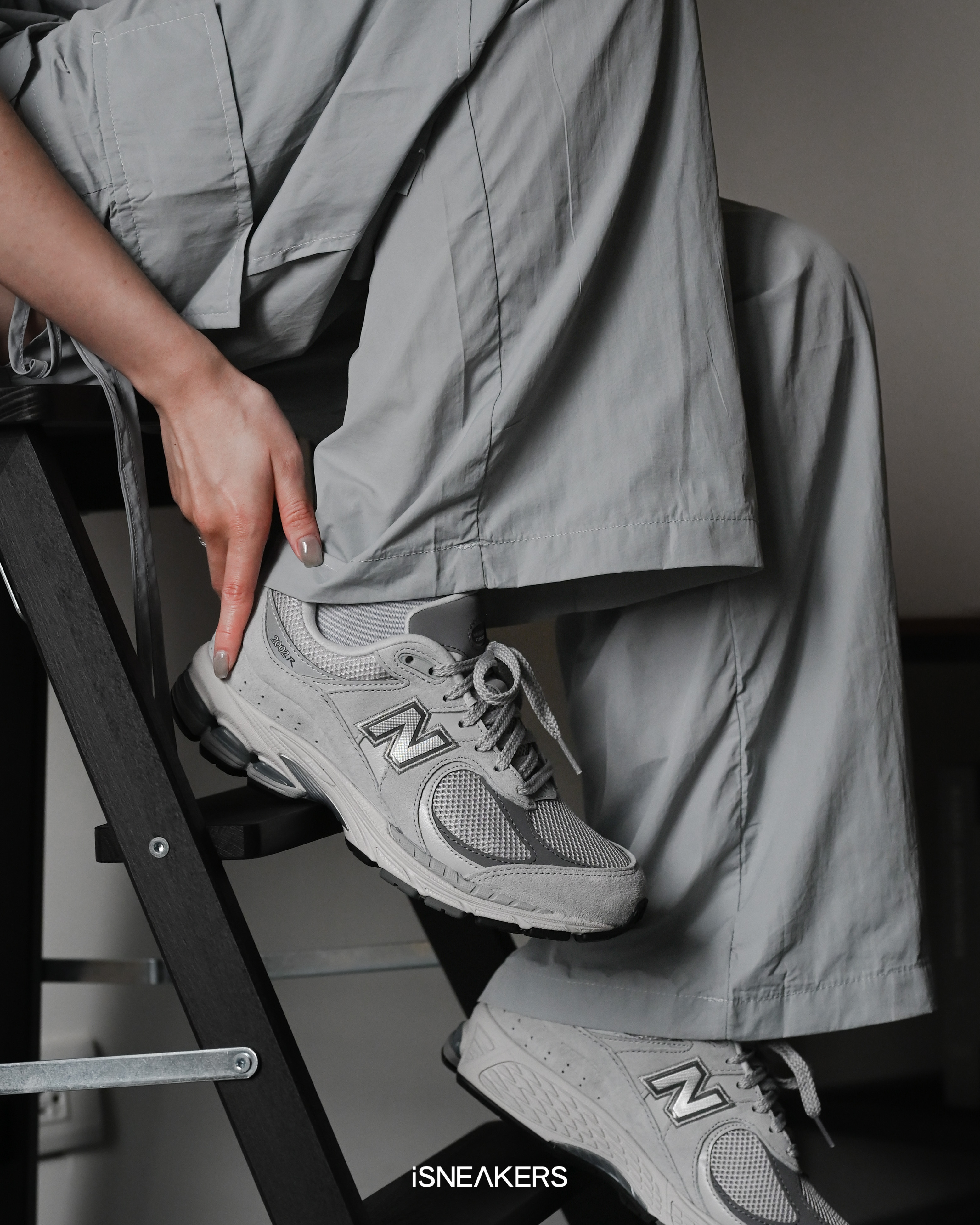 iSNEAKERS｜New Balance 2002R "Grey" 雲霧灰 ML2002R0