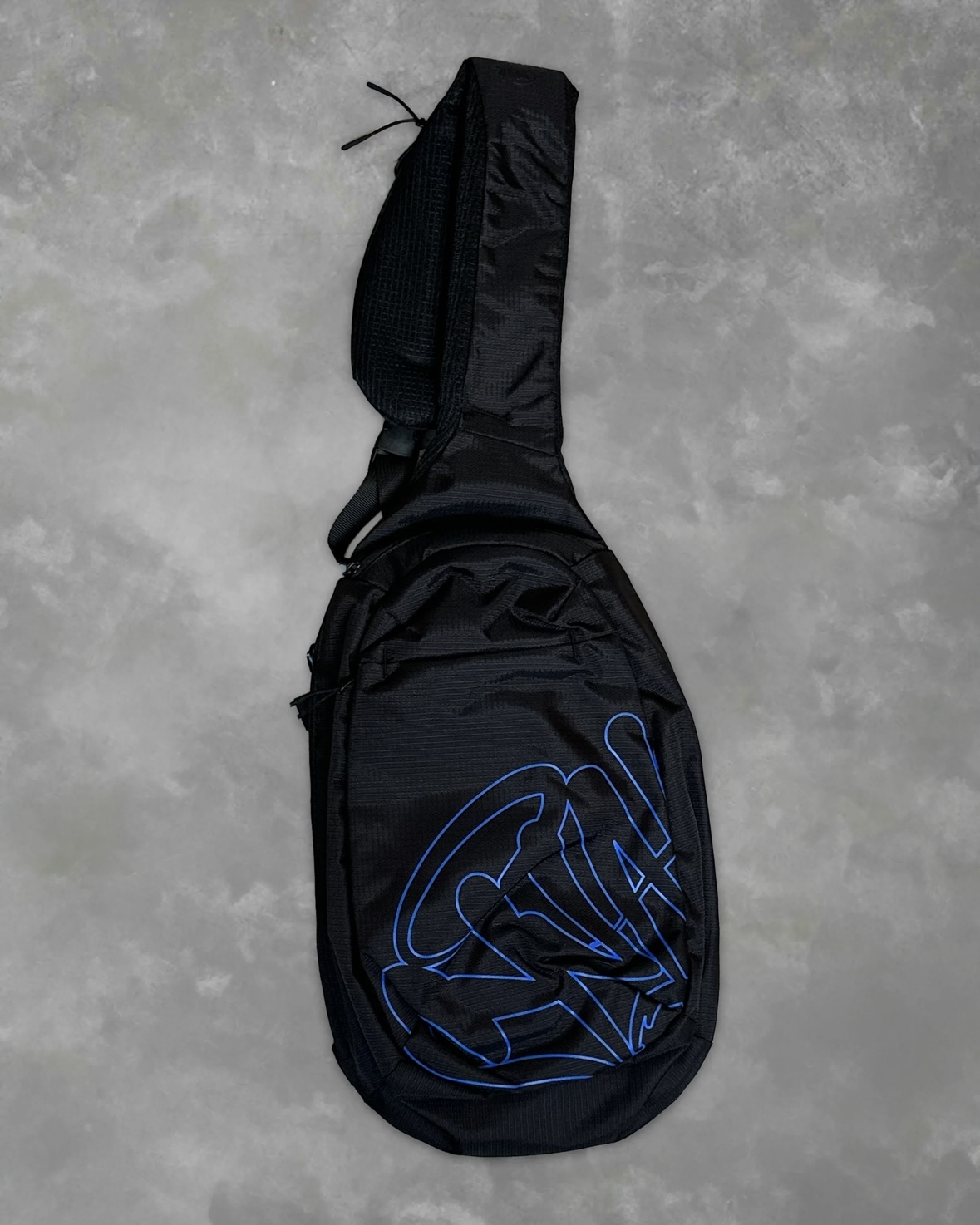 Central Cee Syna World Syna Sling Bag 機能小包肩背包小背包藍色 Central Cee Syna World Syna Sling Bag 機能小包肩背包小背包藍色