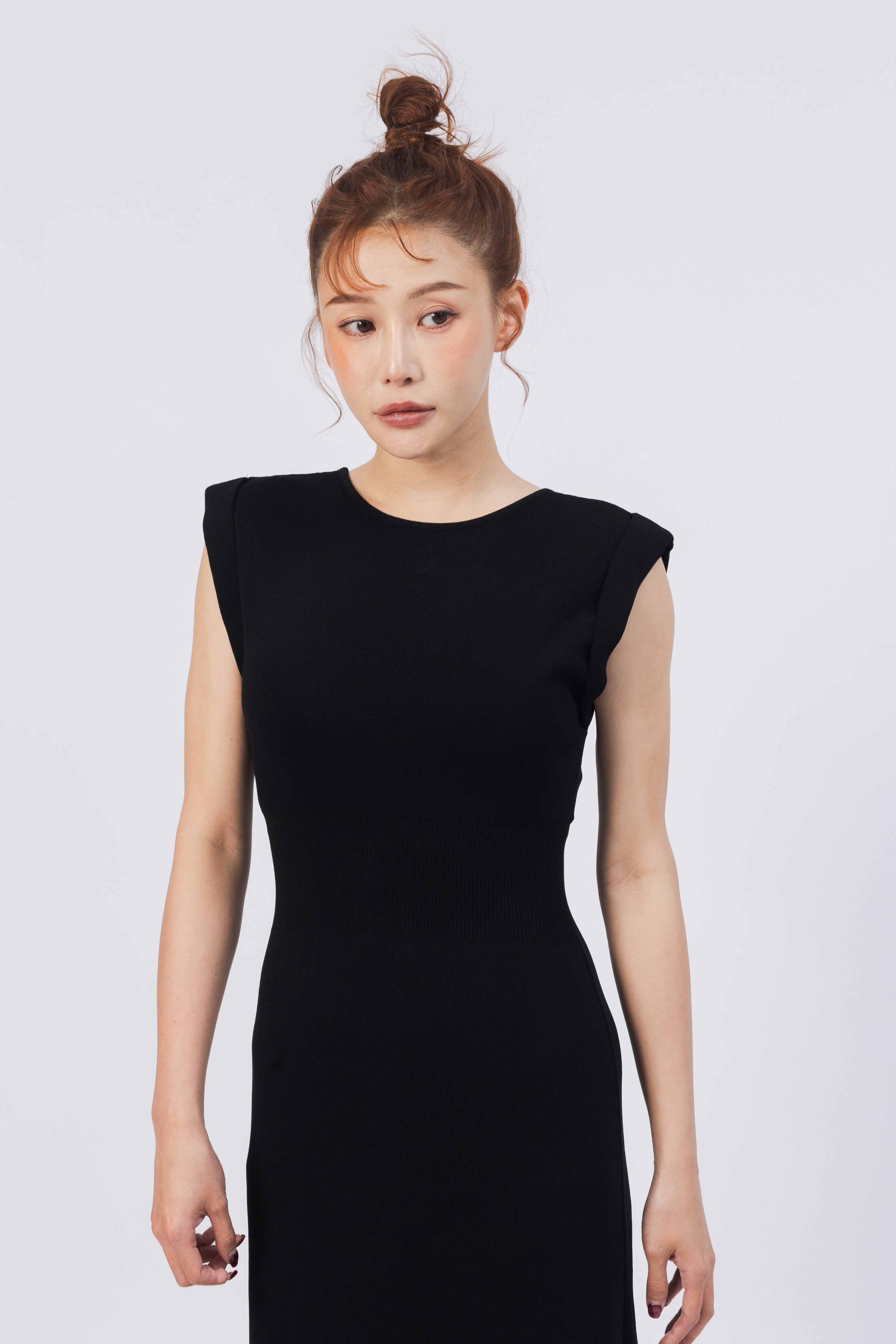 黑色針織細腰扭結長洋