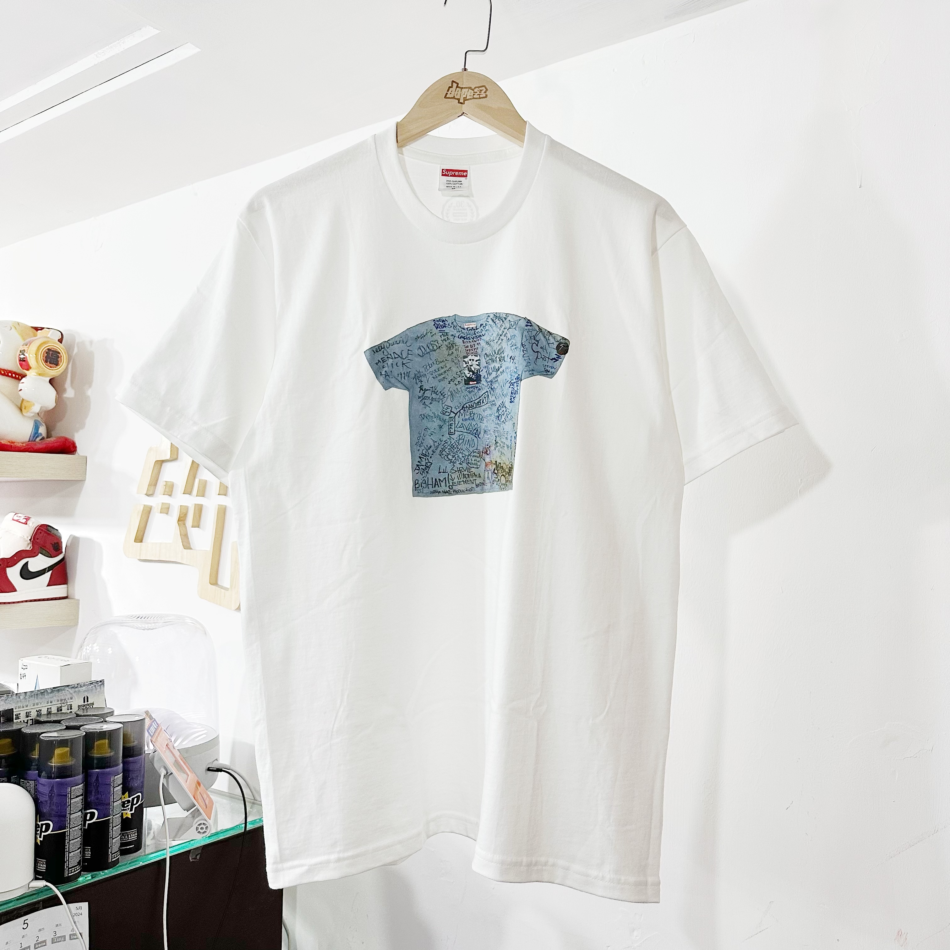 Supreme SS24 First Tee White 三十週年紀念TEE