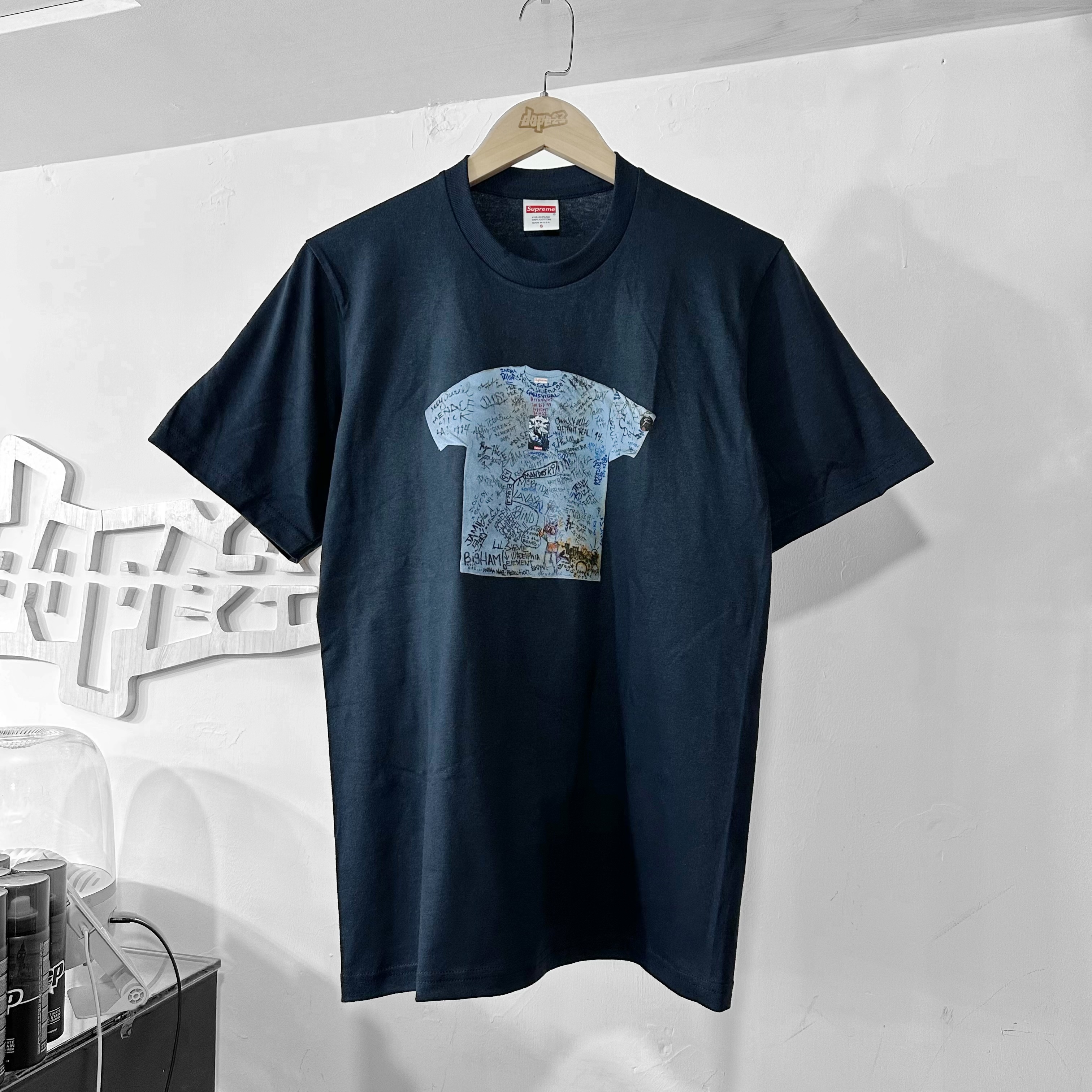 Supreme SS24 First Tee Navy 三十週年紀念TEE