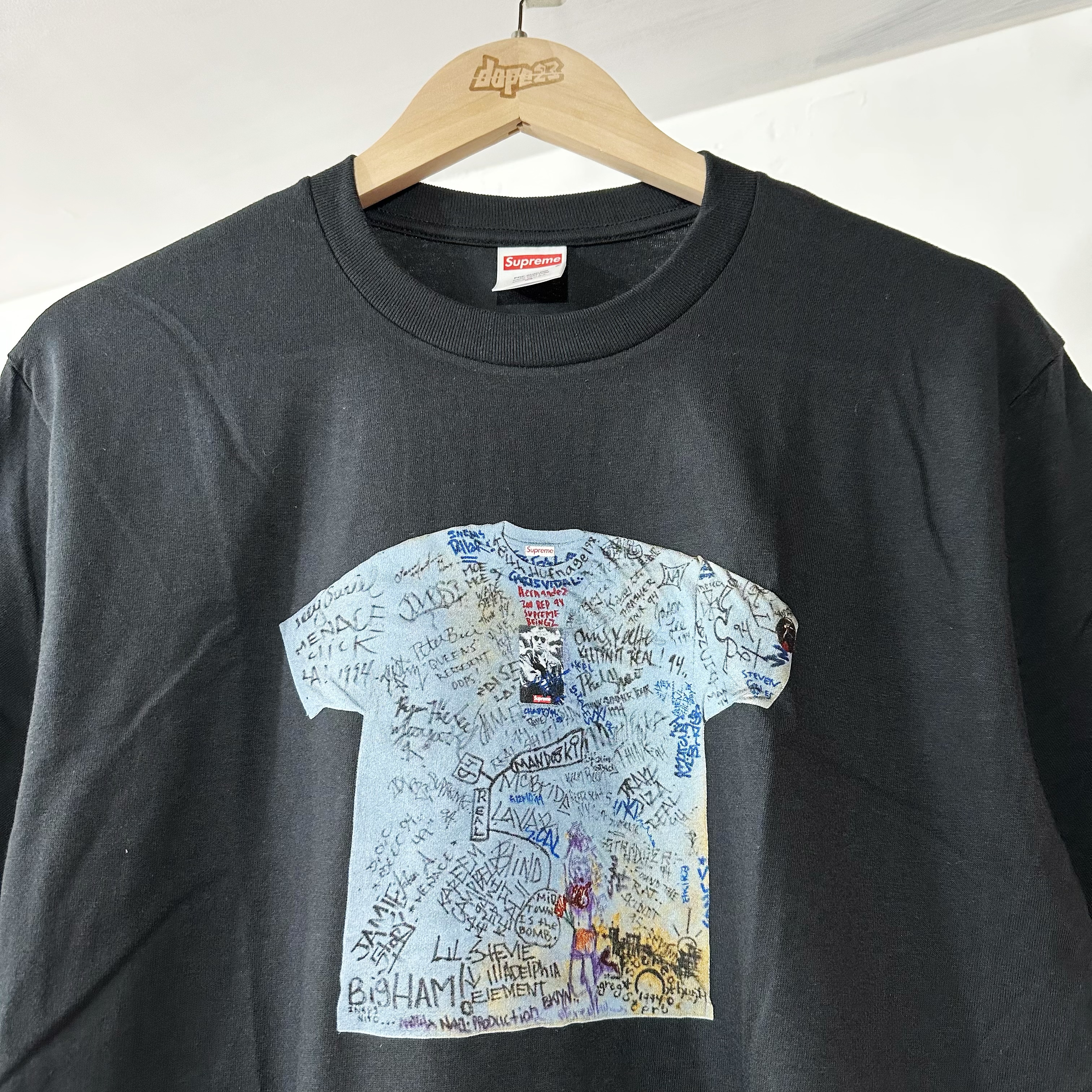 Supreme SS24 First Tee Black 三十週年紀念TEE