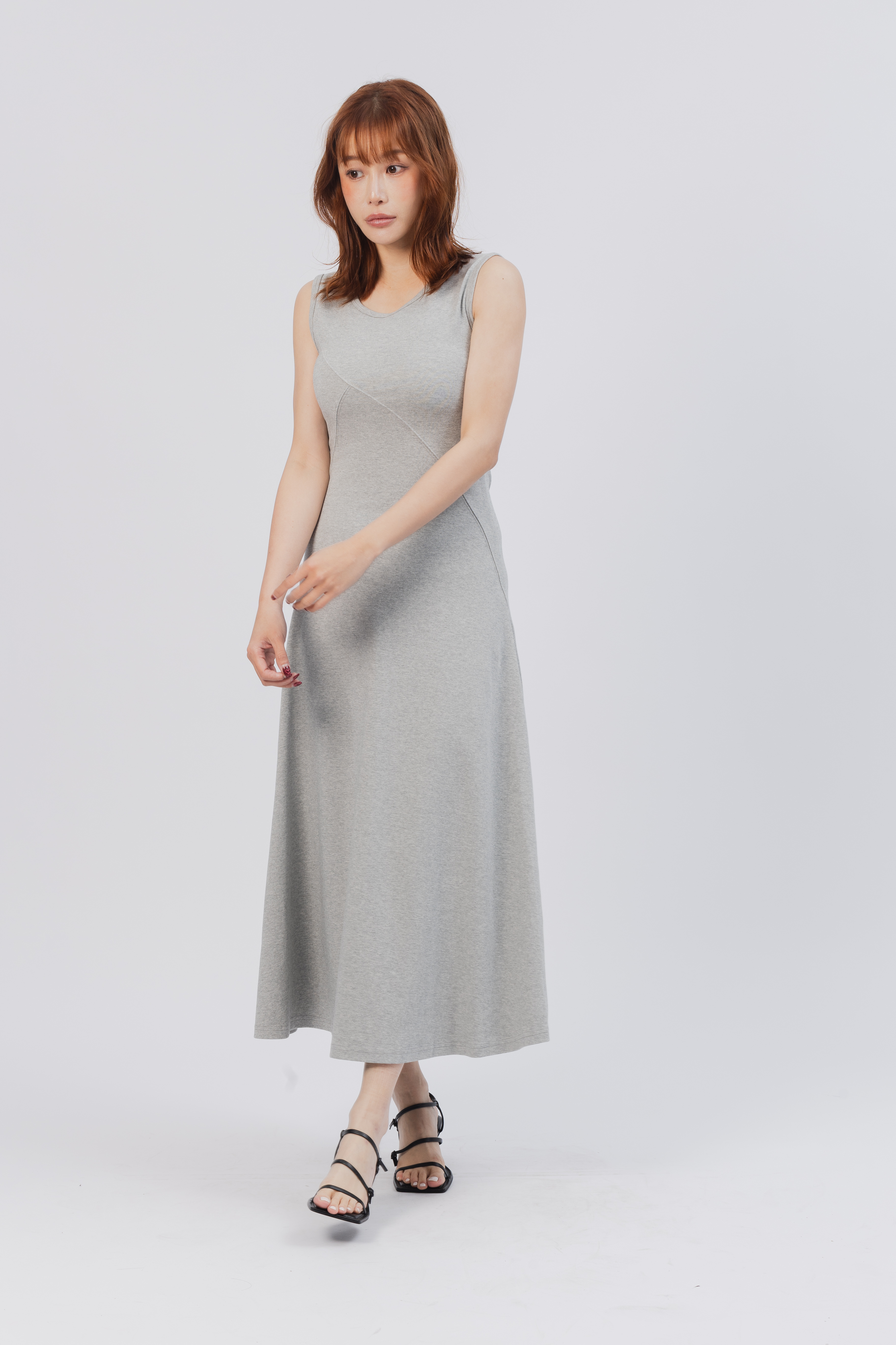 精梳棉奶灰結構洋裝