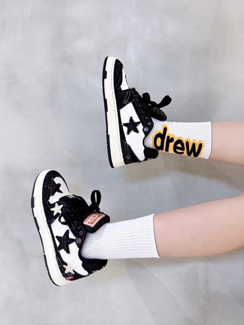 Kaalixto Unchained Riderz "Blackness"張員瑛同款 黑色 星星鞋