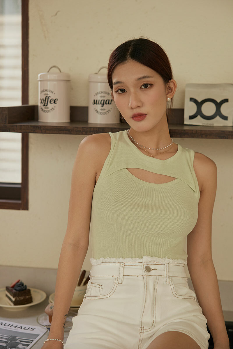 【官網限定】挖胸薄針織背心
