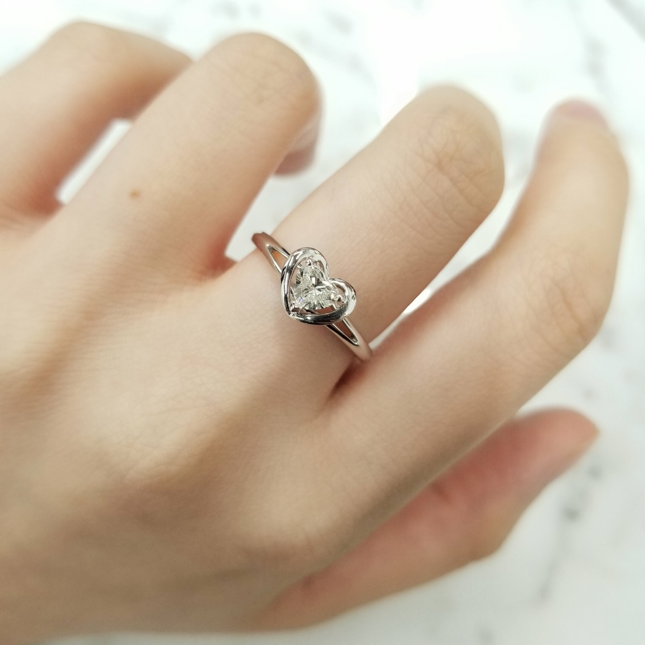 18K White Gold 0.30ct Heart Shaped Diamond Ring