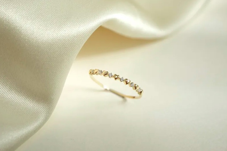 14k-gold-heart-symbol-ring