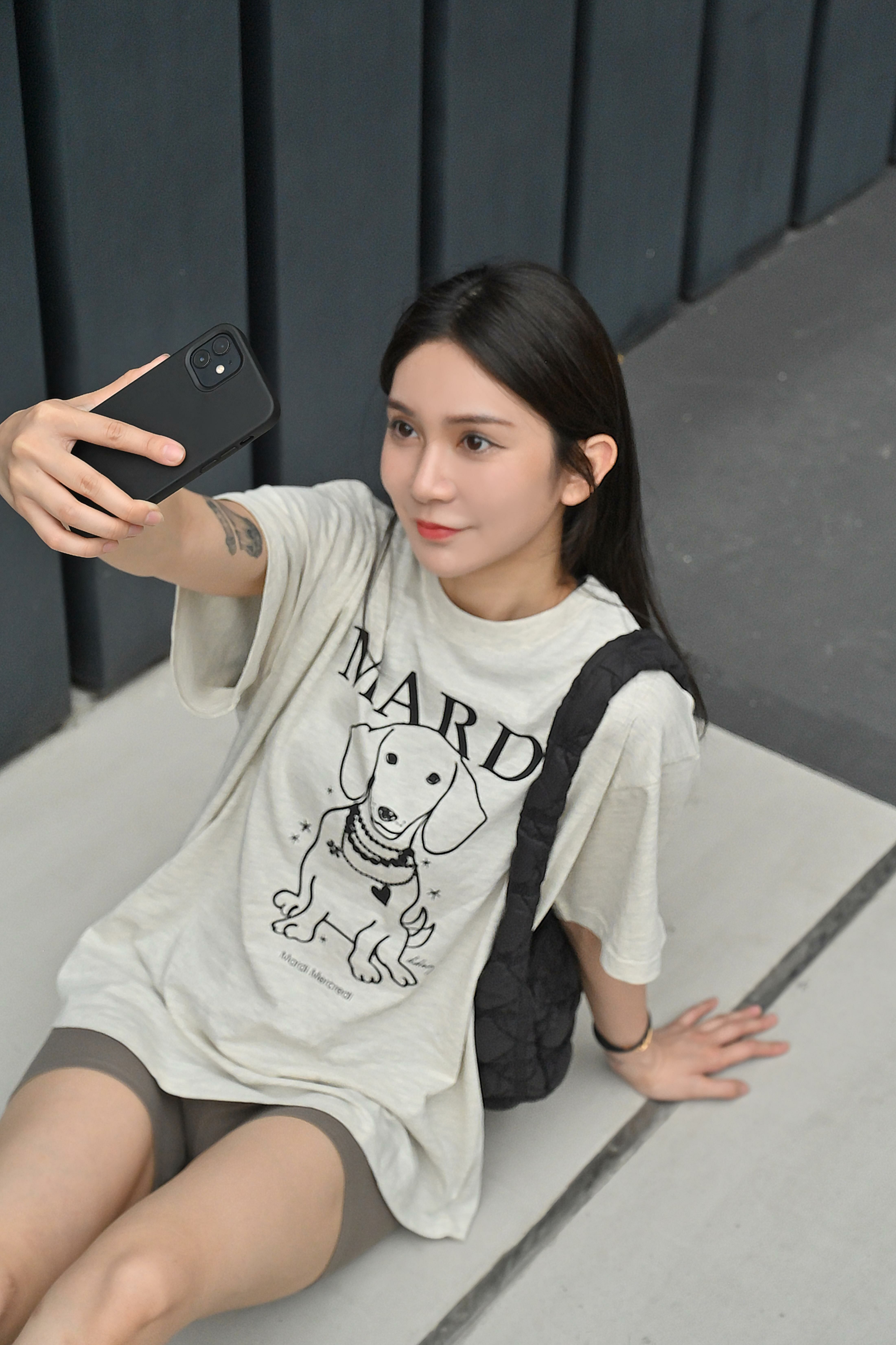 【零碼】MARDI 24新款 珍珠項鍊 臘腸狗TEE 3色 MAJDT