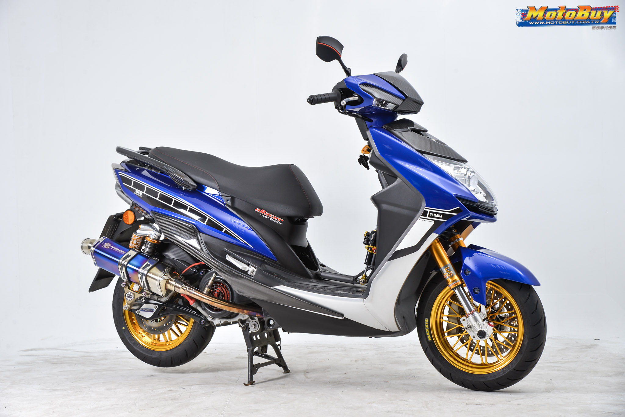 MOS 四代勁戰 卡夢部品