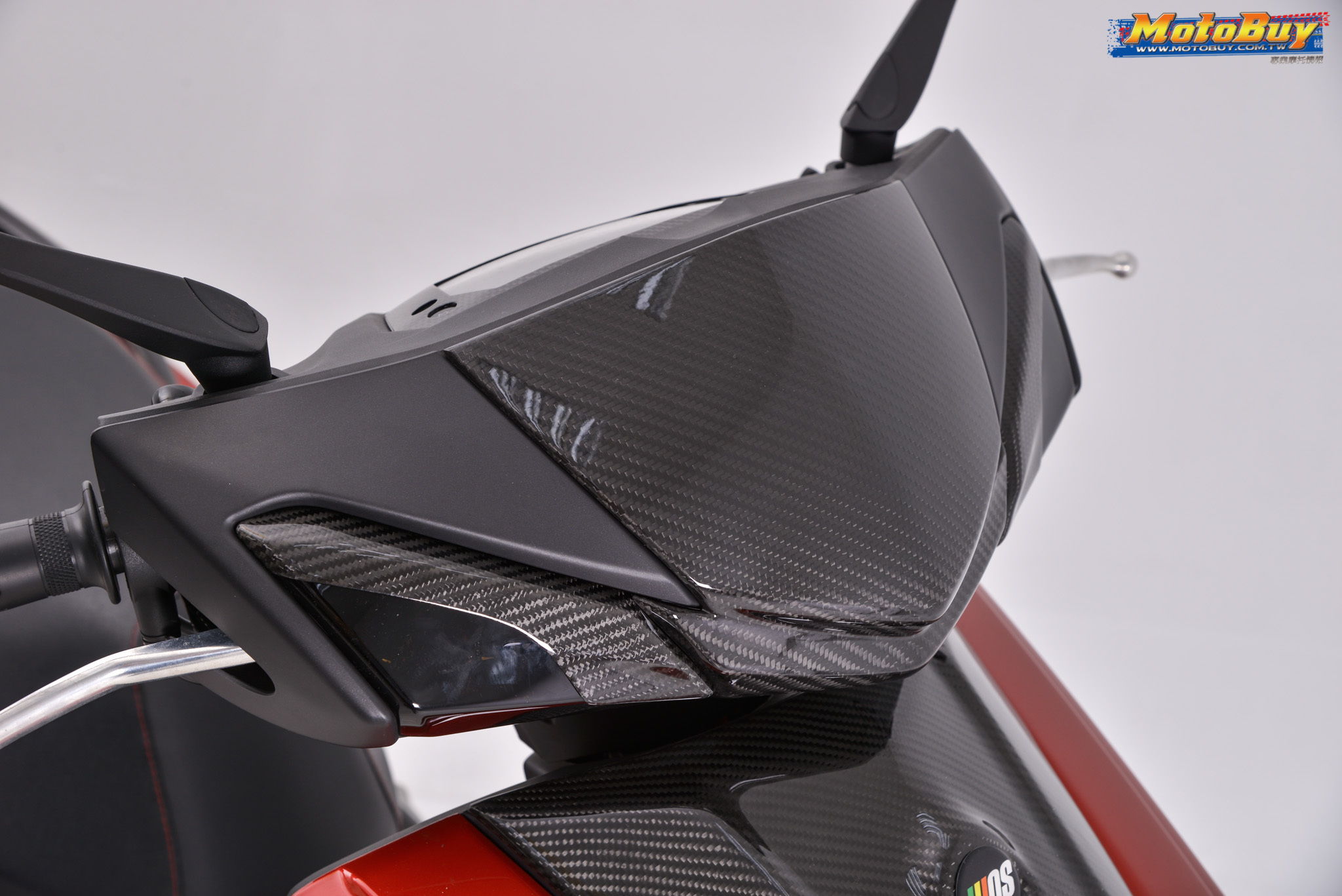 MOS 五代勁戰 卡夢部品