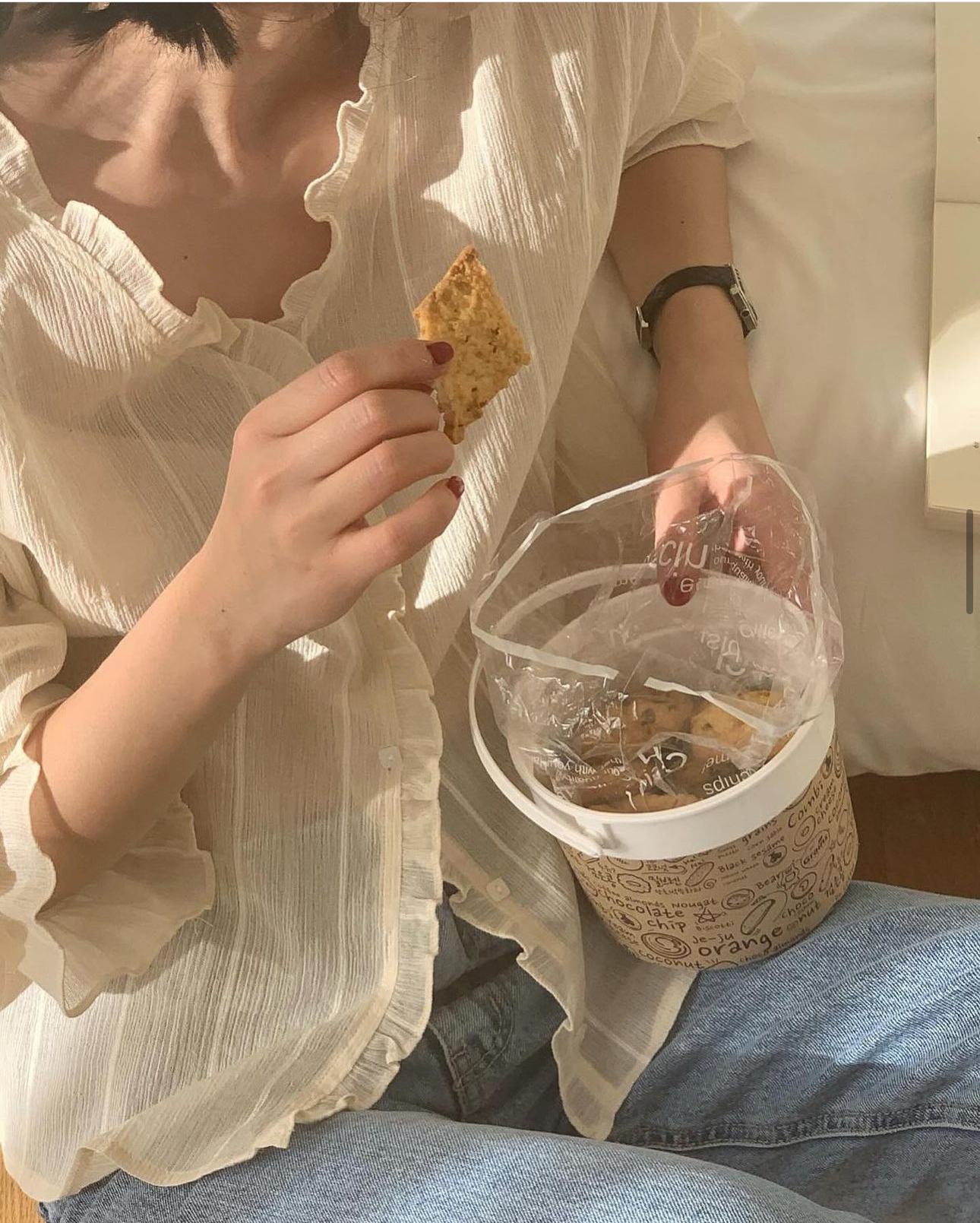 5.2 棉麻花瓣上衣