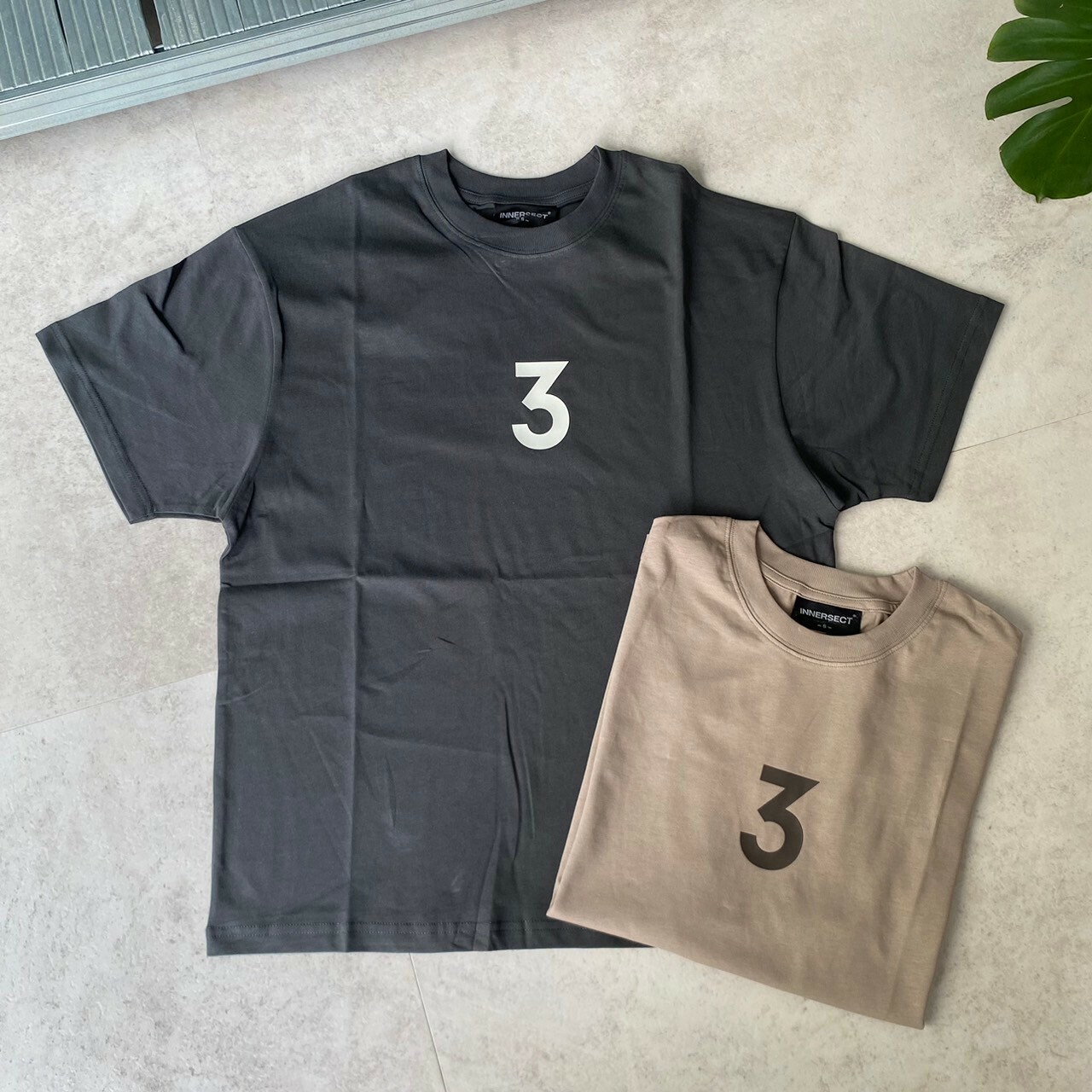 INNERSECT 三生萬物 胸口數字背圖字母LOGO短Tee INN23SSTTE20