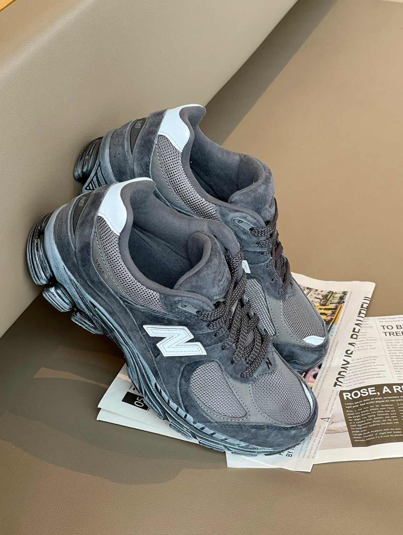 NEW Balance NB 2002R(黑）