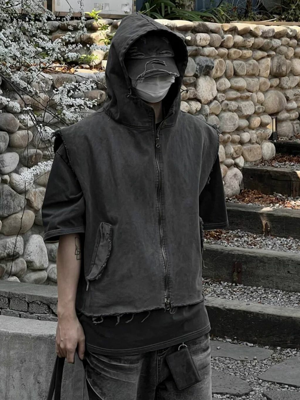 破邊拉鍊連帽背心褸 WEEKEND-038V