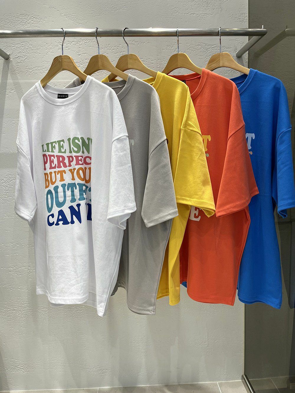 OverSize英文字短袖Tee 10.GVTY-0119T