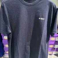 [S] NERDY BLENK SMALL LOGO S/S T-SHIRT,NAVY, PNEU24ST041605 (SN440)