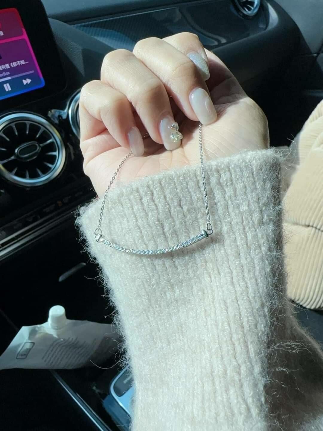 【現貨】Adornia Crystal Curved Bar Necklace 美國限定 弧形 施華洛世奇水晶 項鍊