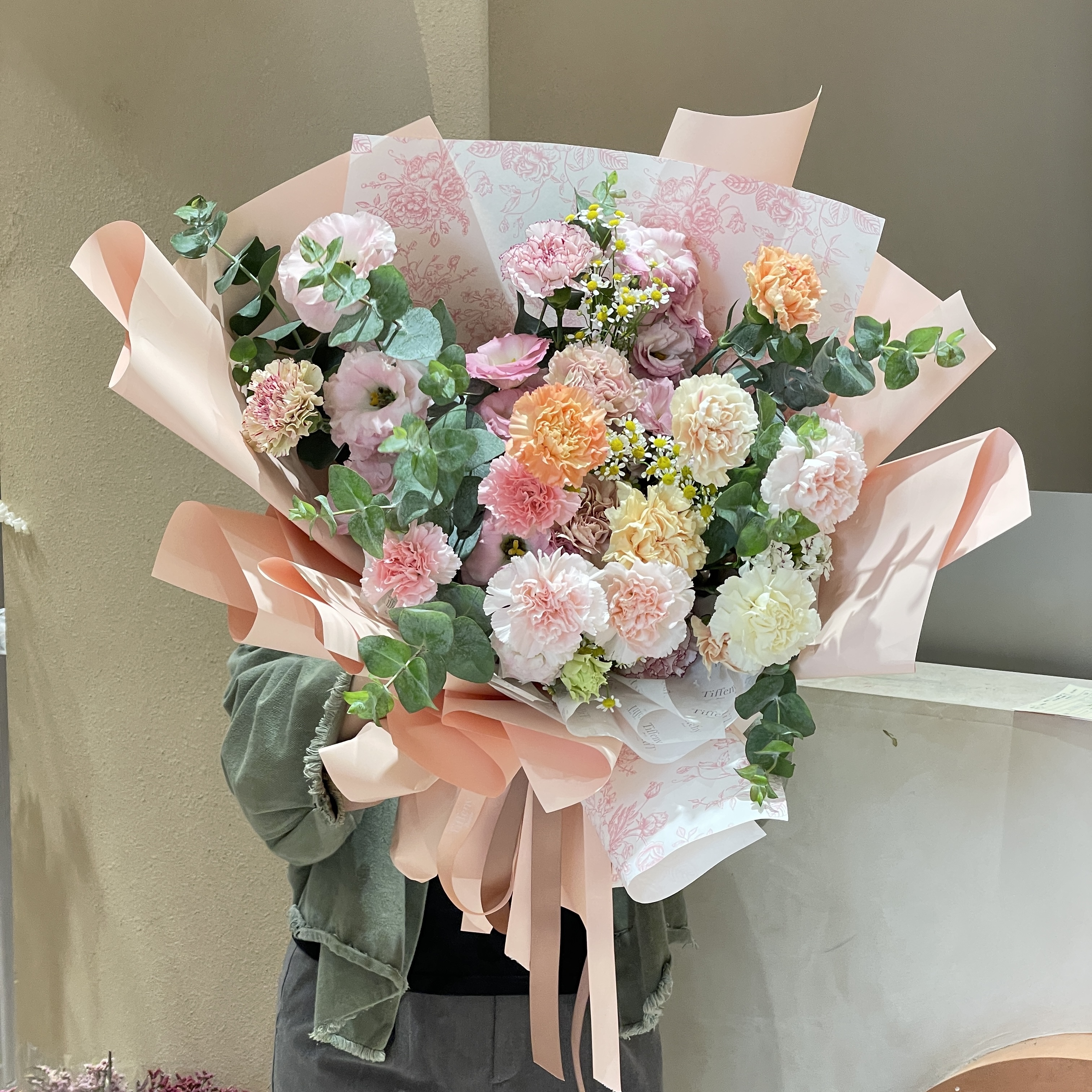 Carnation Grande – Fresh Flower Bouquet/XL