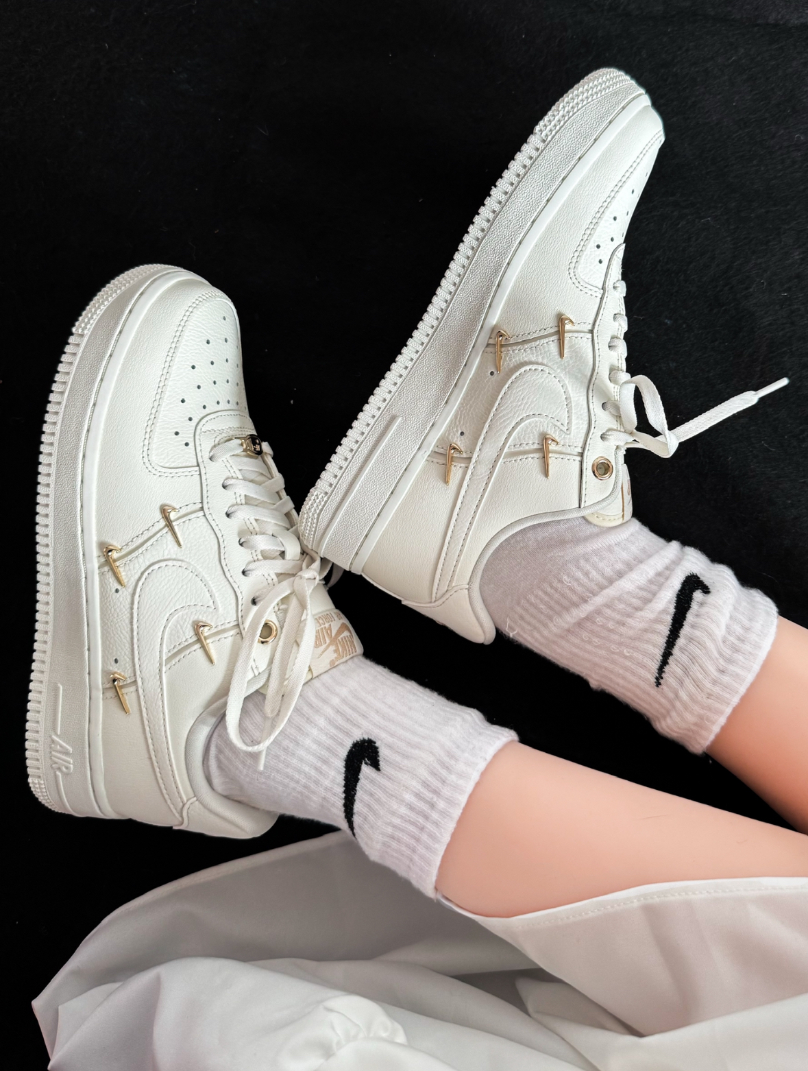 Nike Air Force 1 小金勾 四勾 奶白色 泫雅 皮革 FV3654-111/預購