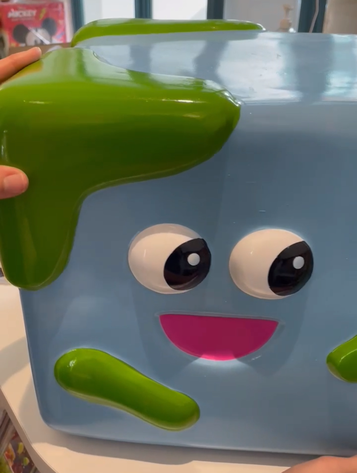 大正方地球 by LEEEEEETOY (LeeeeeeToy)