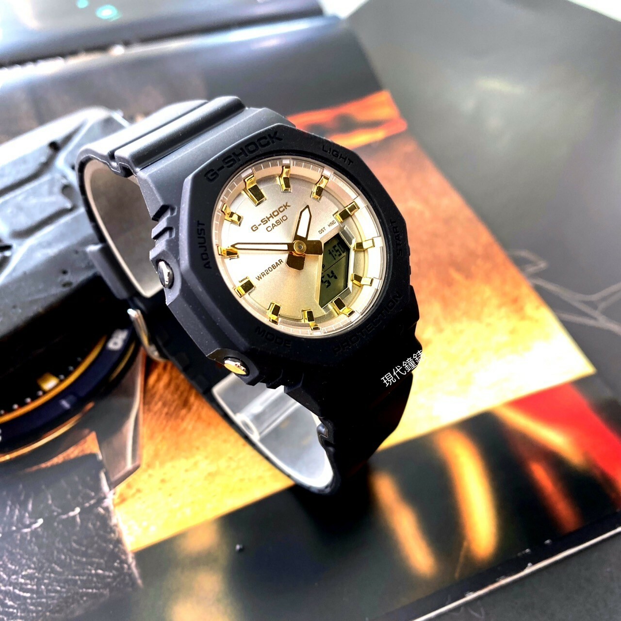 【G-SHOCK】夏季日落雙顯腕錶GMA-P2100SG-1A 40.2mm 現代鐘錶