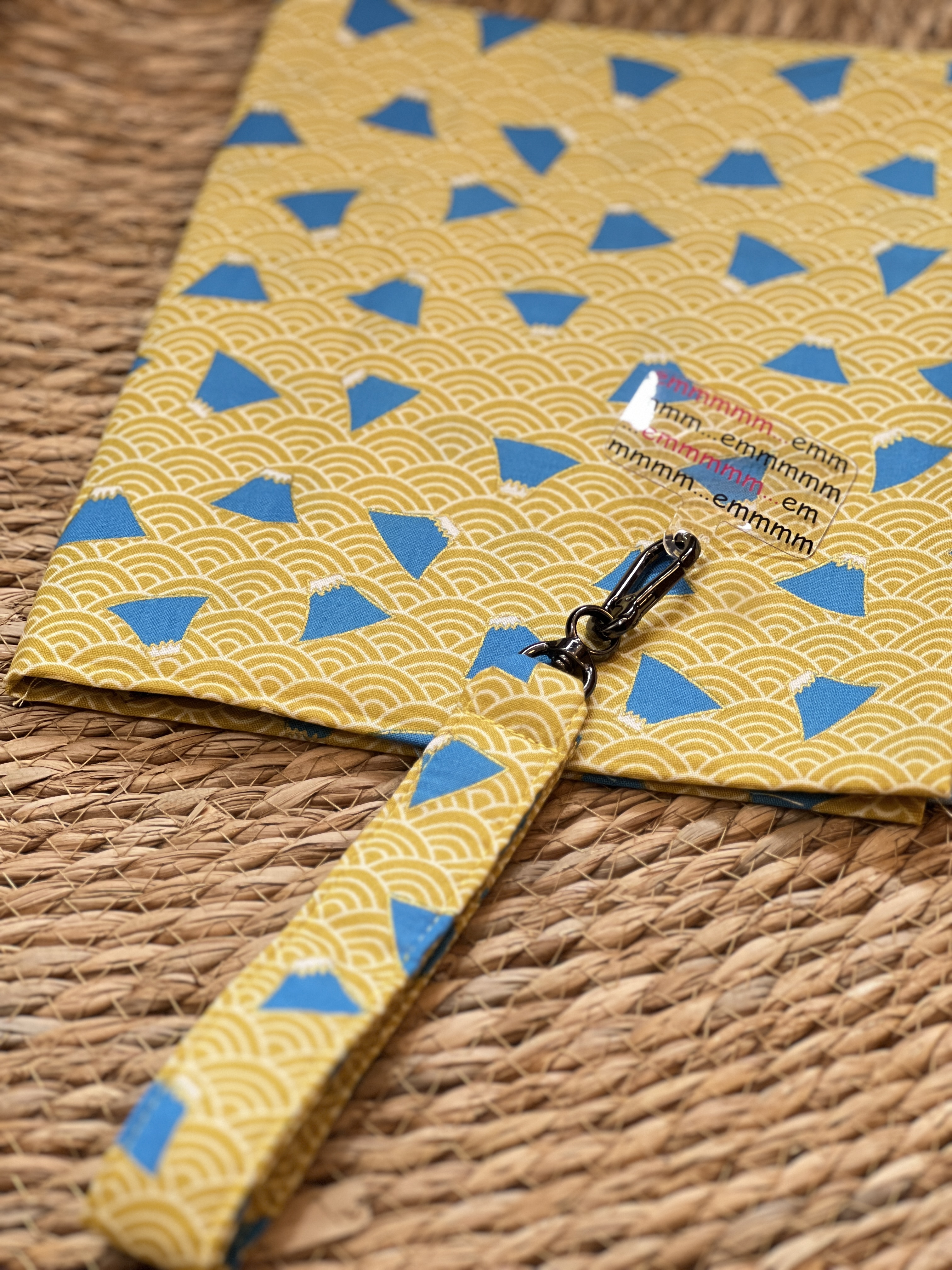 Phone Charm 手機手帶 | Japan fabric | 金黃青海波富士山