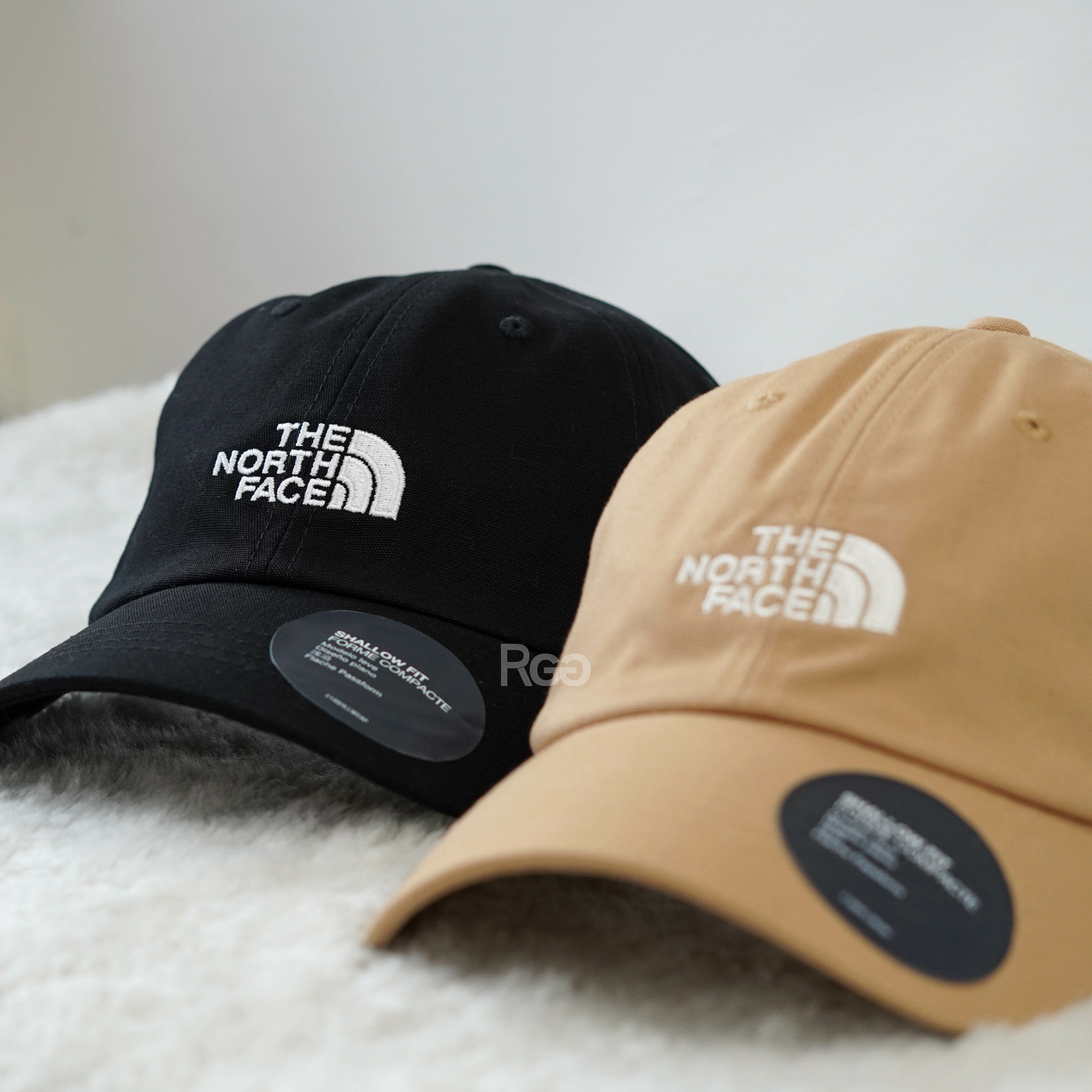 The North Face TNF Norm Hat 北臉小Logo老帽商品特寫照