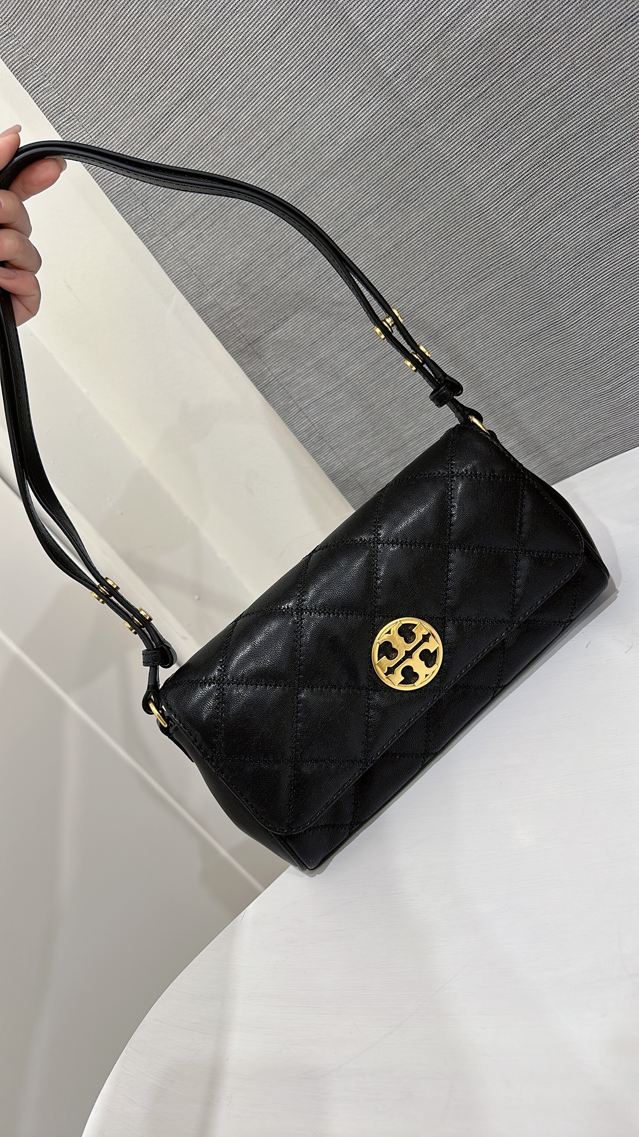Tory Burch Willa Shoulder Bag