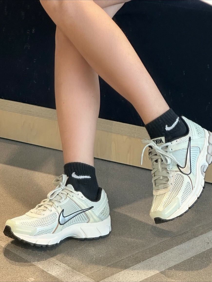 KTQ STORE ‧ Nike Zoom Vomero 5 Light Silver 銀 FN6742-001