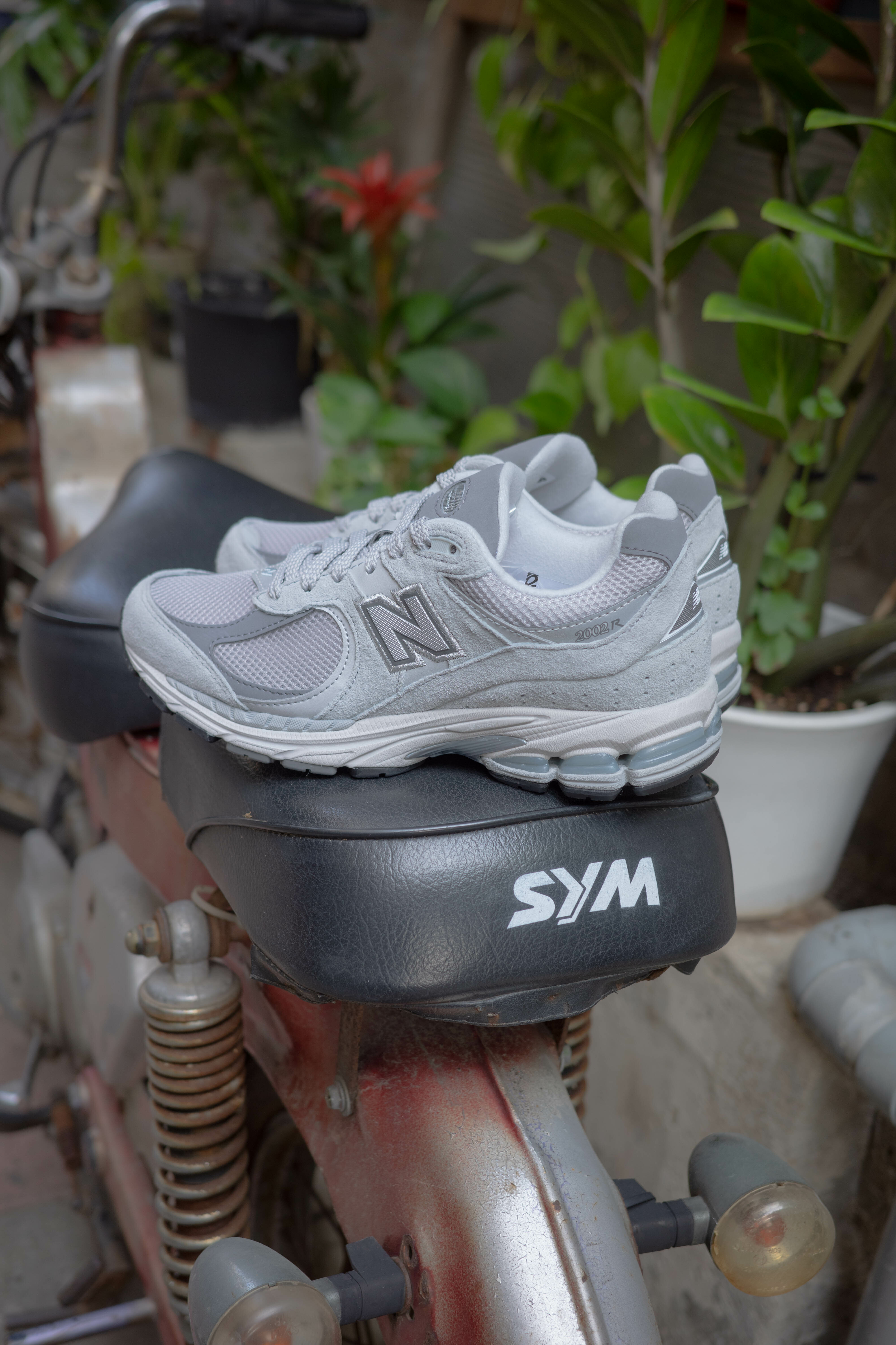 New Balance 2002R0 元祖灰 白灰 雲霧灰 男女鞋 ML2002R0