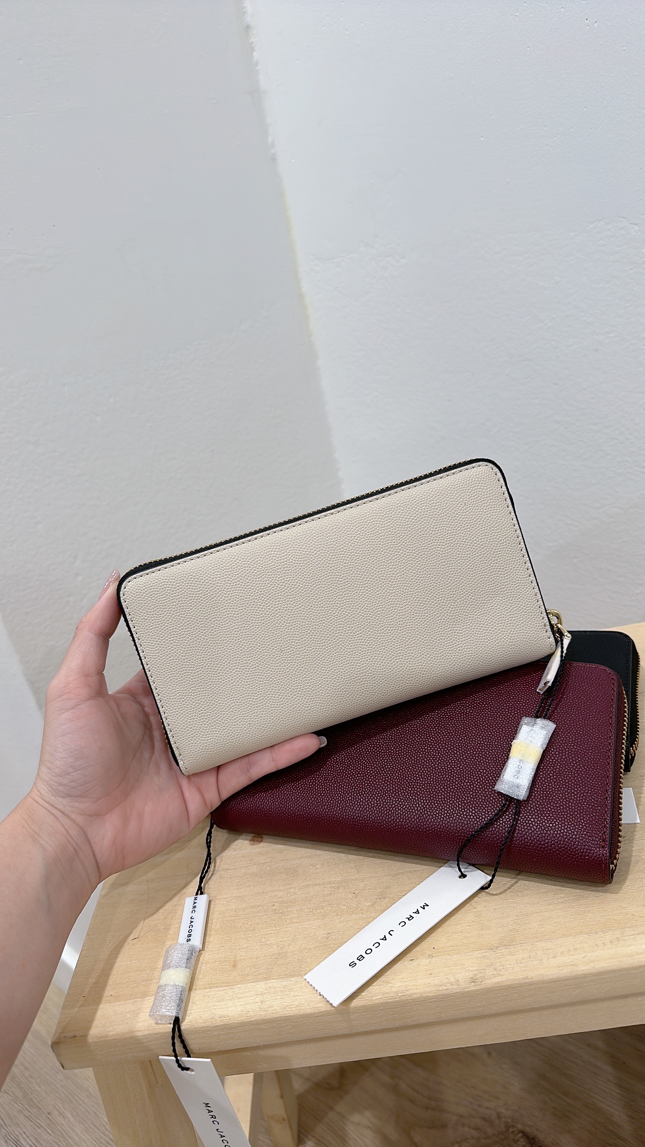 Marc Jacobs Zip Around Wallet