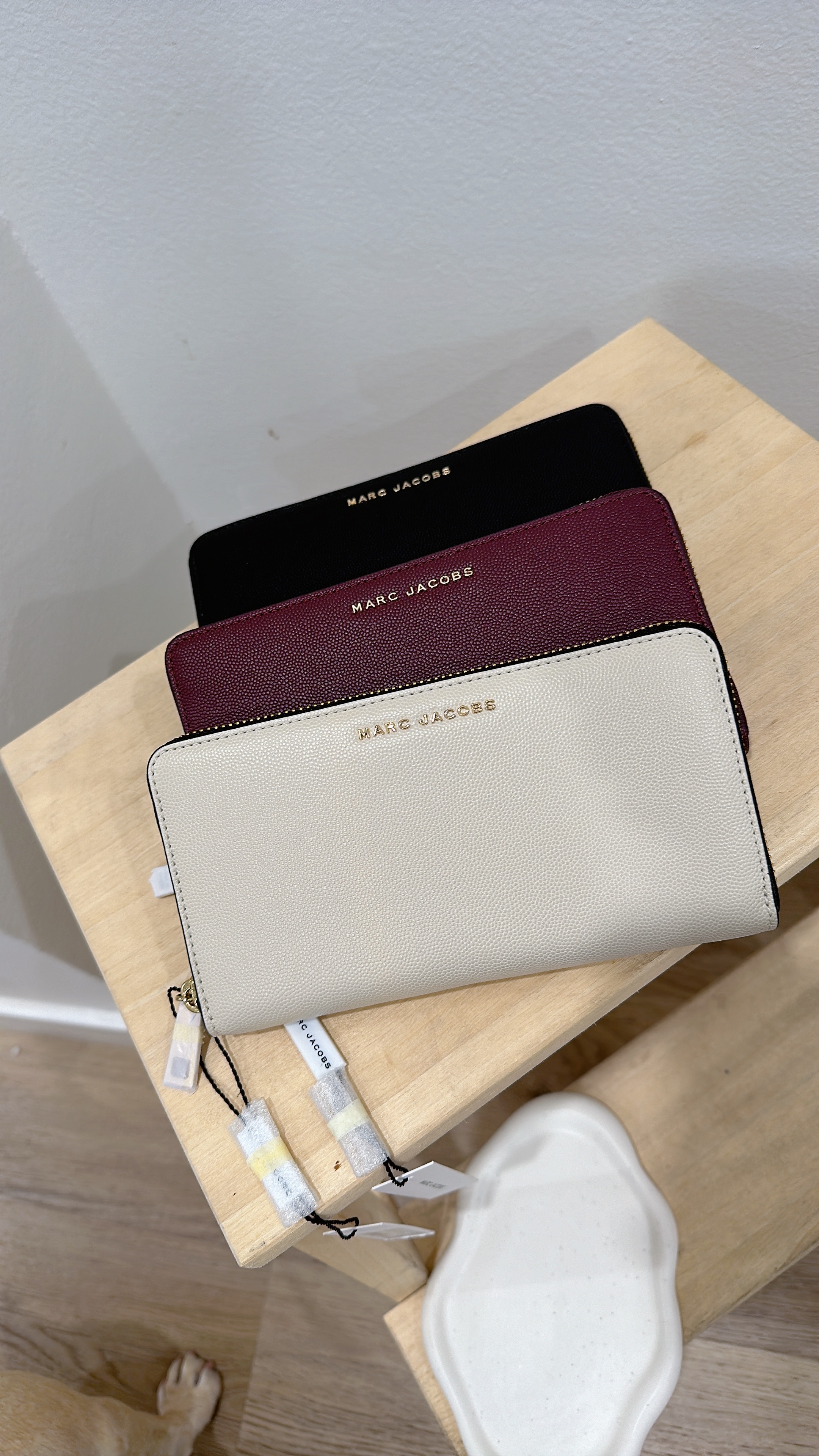 Marc Jacobs Zip Around Wallet