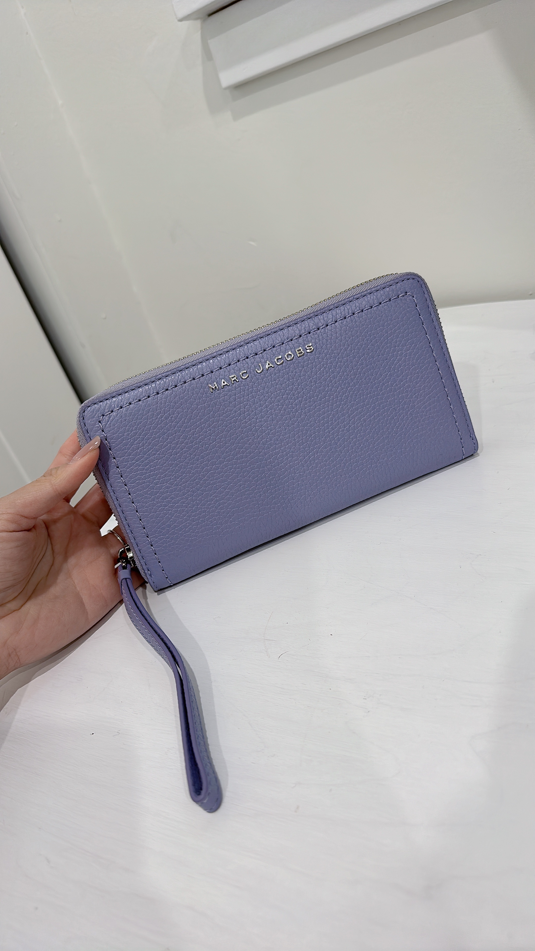 Marc Jacobs Groove Zip Around Wallet