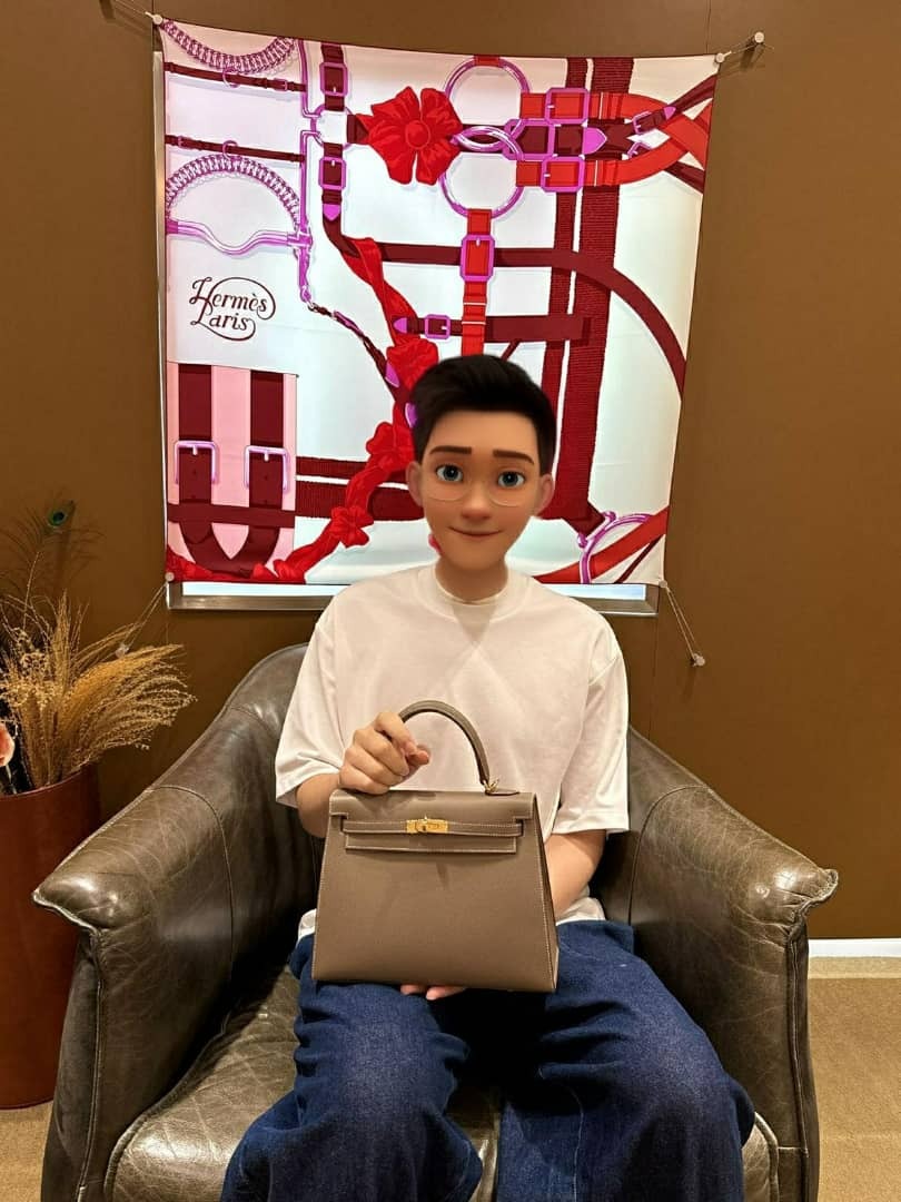 【 感謝支持 】型男先生來pick up K25大象金🐘🔑 送比太太嘅禮物🎁 相信太太收到會好開心❤ 先生係第二次幫襯我地🥰 大讚我哋搵貨速度快 各方面都非常好👍🏻 多謝你嘅支持與100%信任🫶💪