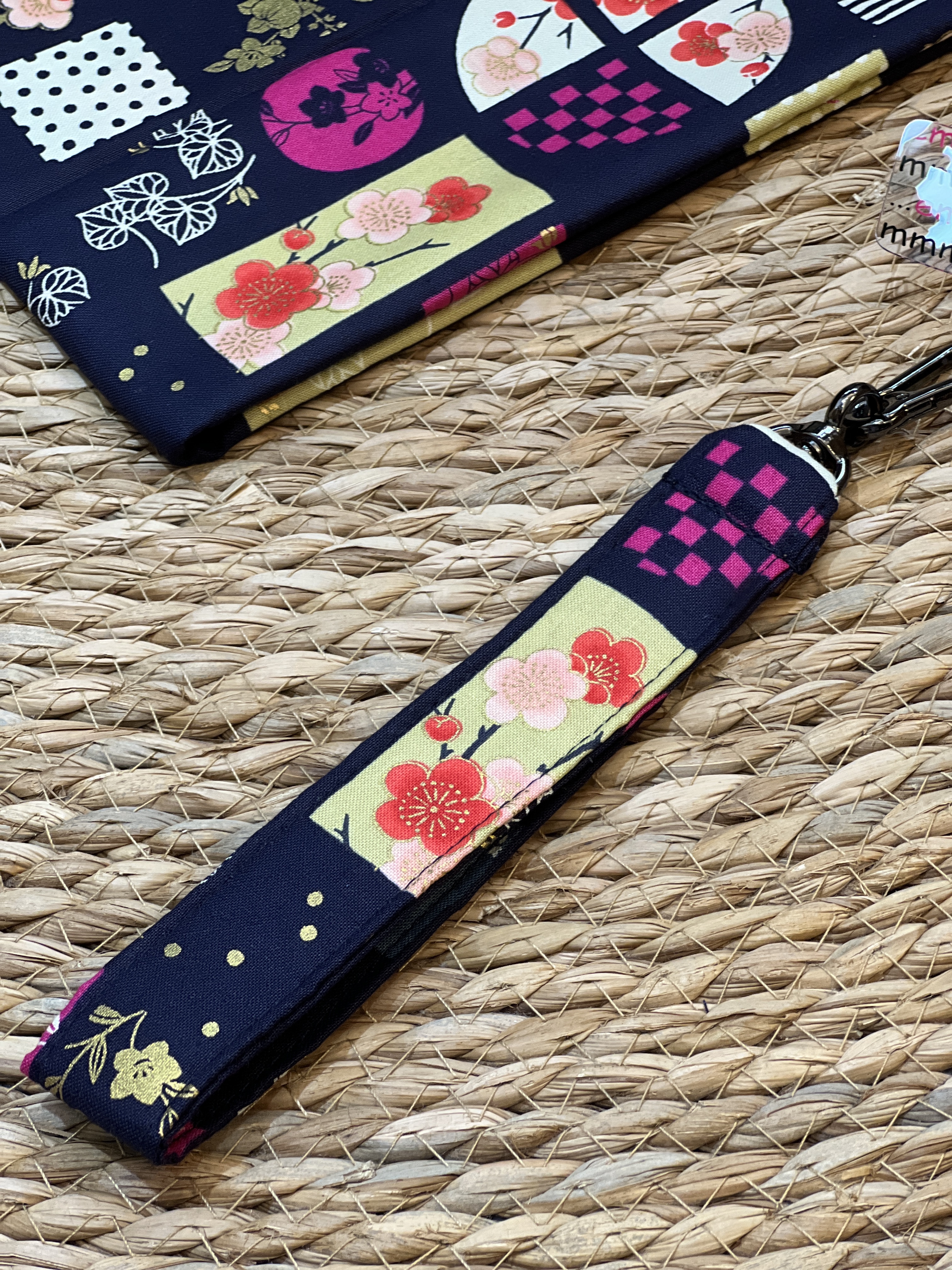Phone Charm 手機手帶 | Japan fabric | 深藍和風正方格格花