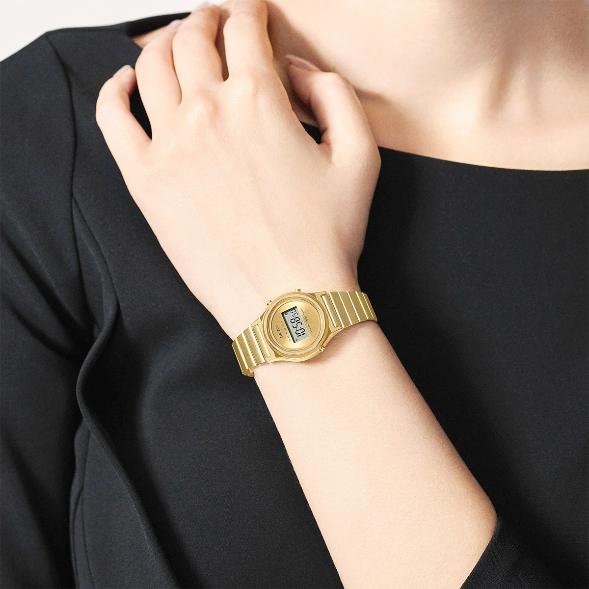 CASIO LA700WEG-9A 女裝細錶面 金色 金面 復古跳字錶