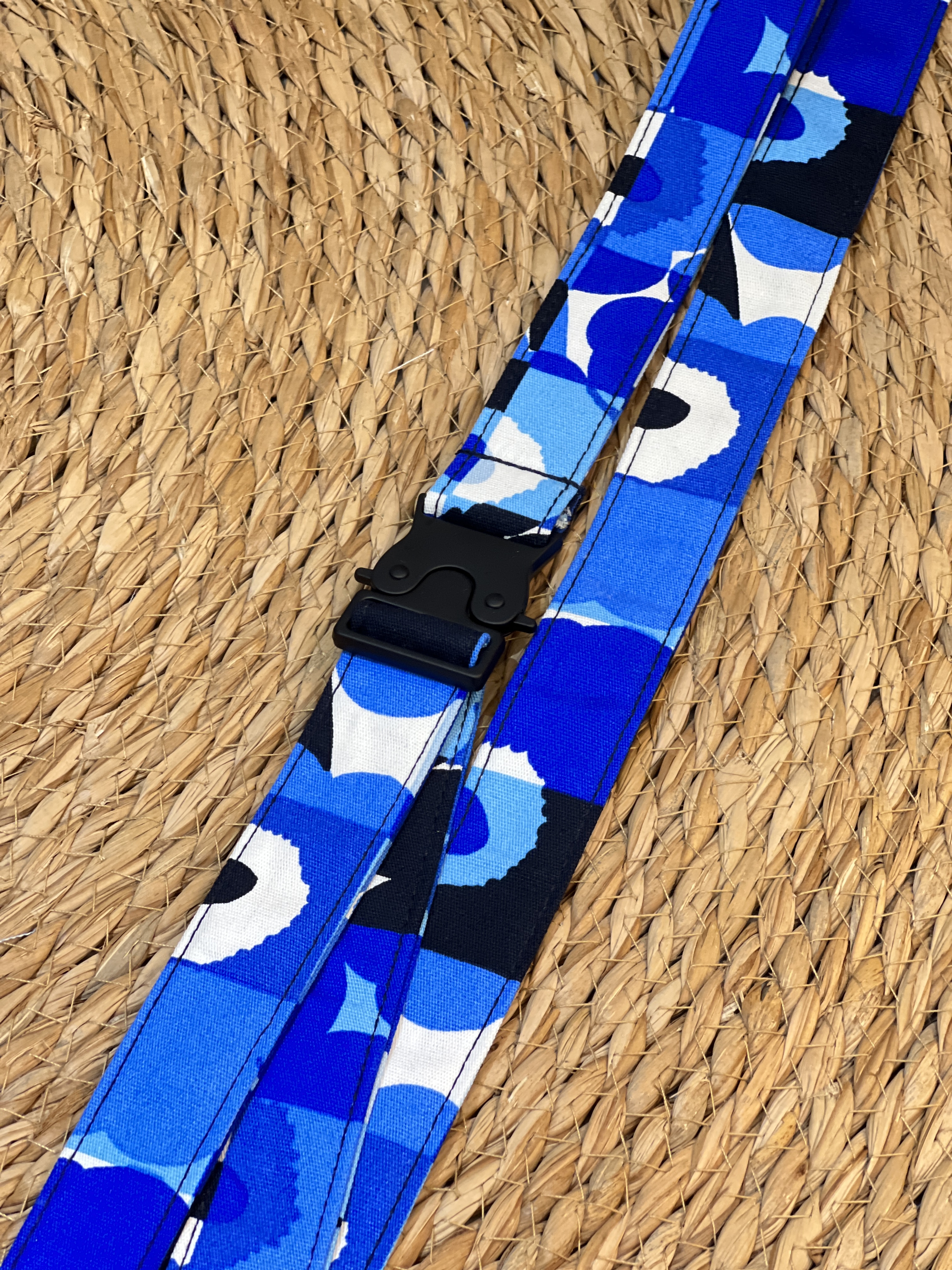 Cross Body Phone Charm 手機揹帶 | Marimekko rare canvas fabric | 藍色格仔Unikko
