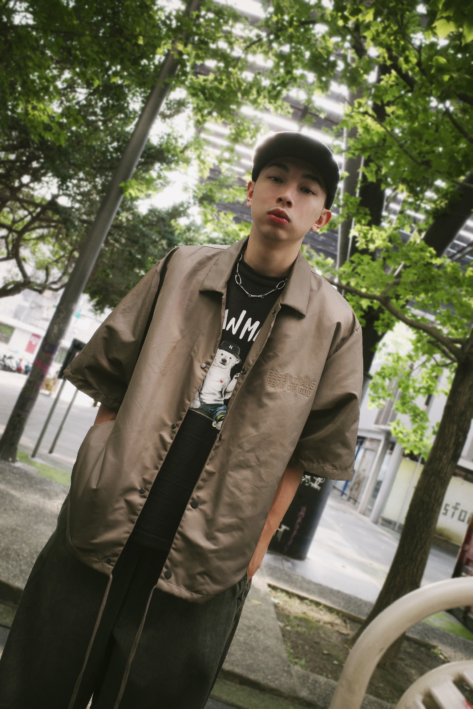 ESSENTIALS 毛氈LOGO 短袖 教練外套 巧克力WOOD/煙燻灰SMOKE/石灰黑OFF BLACK