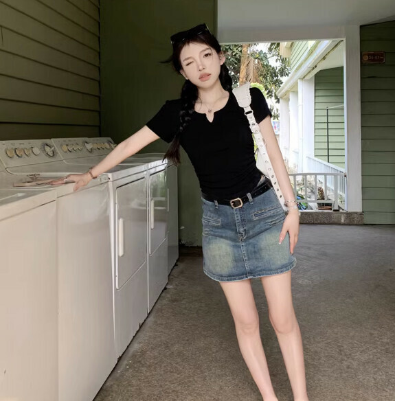 Summer irregular V-neck shoulder short sleeve T (black) [Size: S-L] [Contact customer service to confirm the shipping size after placing an order]